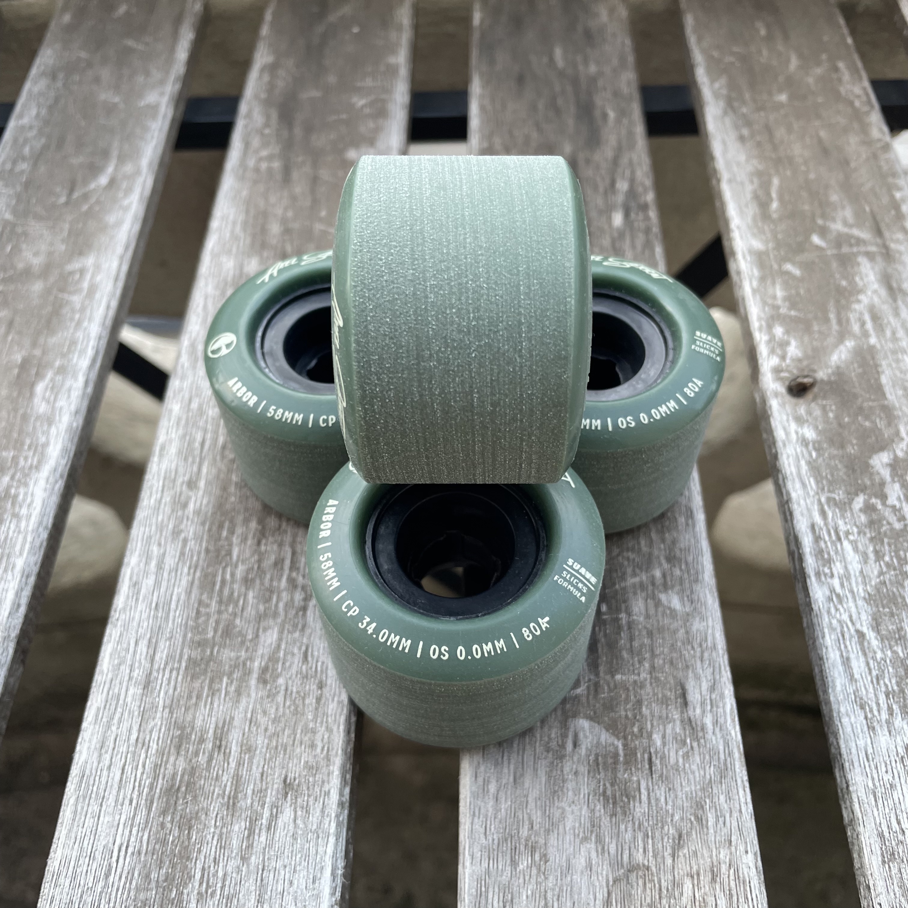 58 Arbor - Axel Serrat Suave olive - longboard kerék