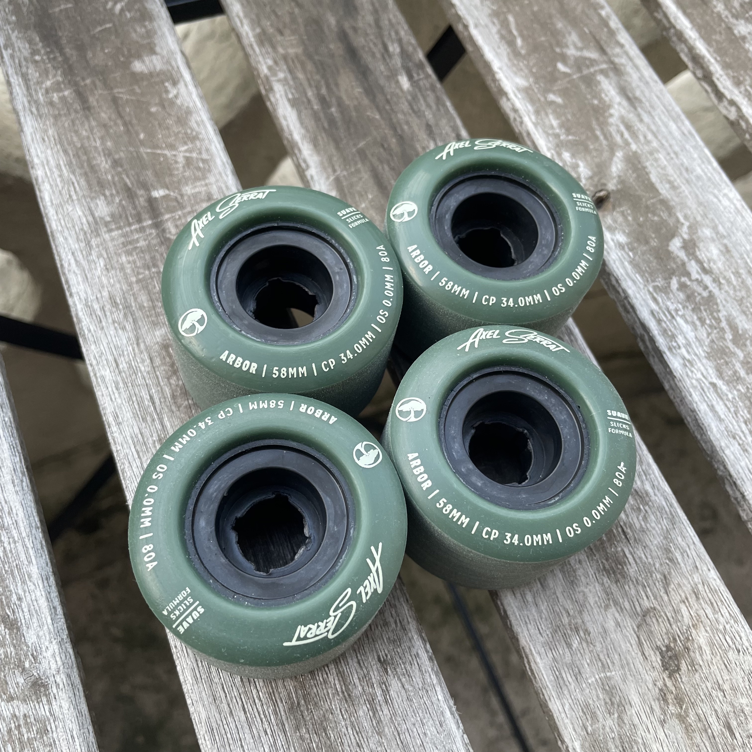 58 Arbor - Axel Serrat Suave olive - longboard kerék