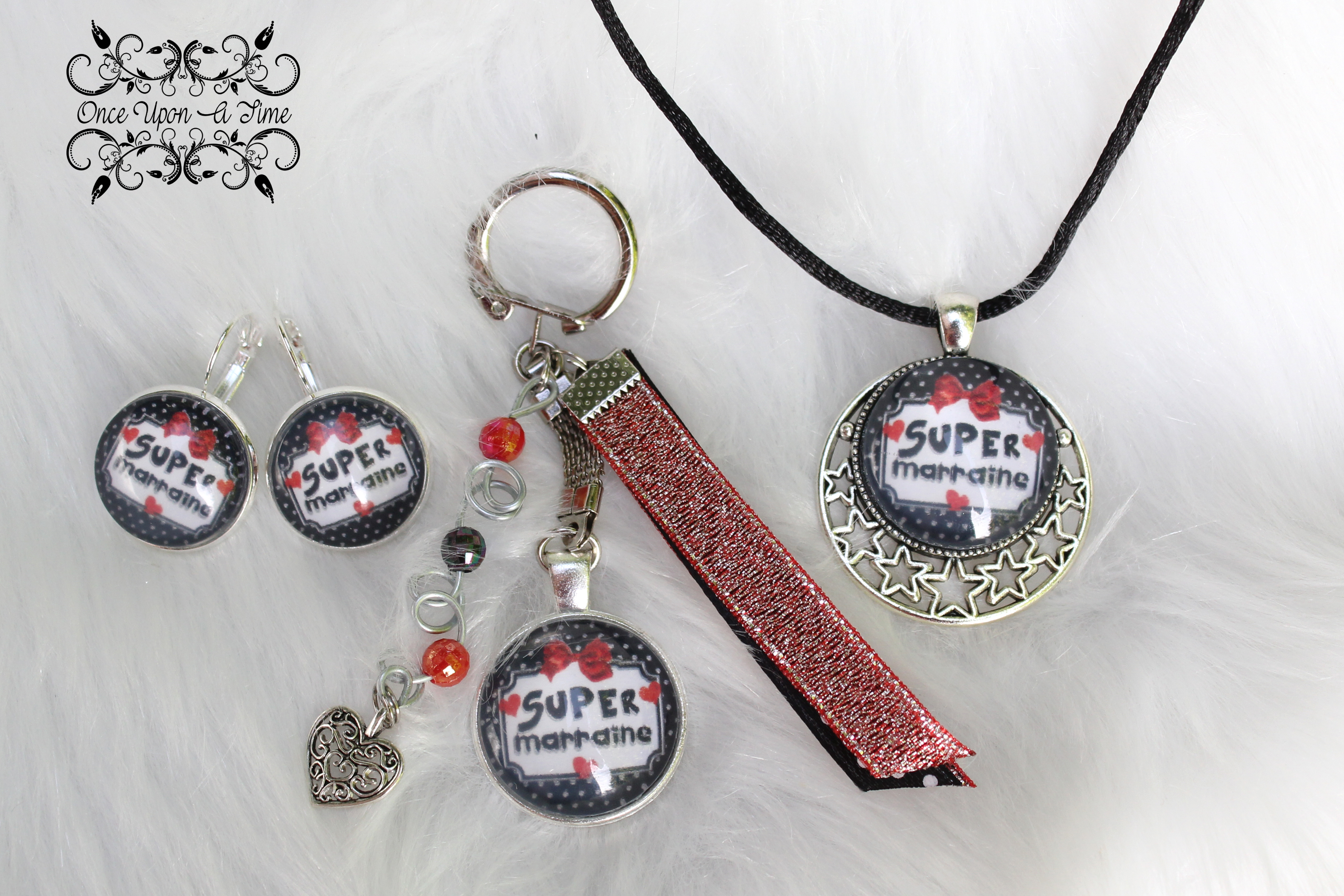 ✨ Ensemble fantaisie - Boucles d'oreilles, porte-clés et collier - Marraine - Plusieurs messages ✨