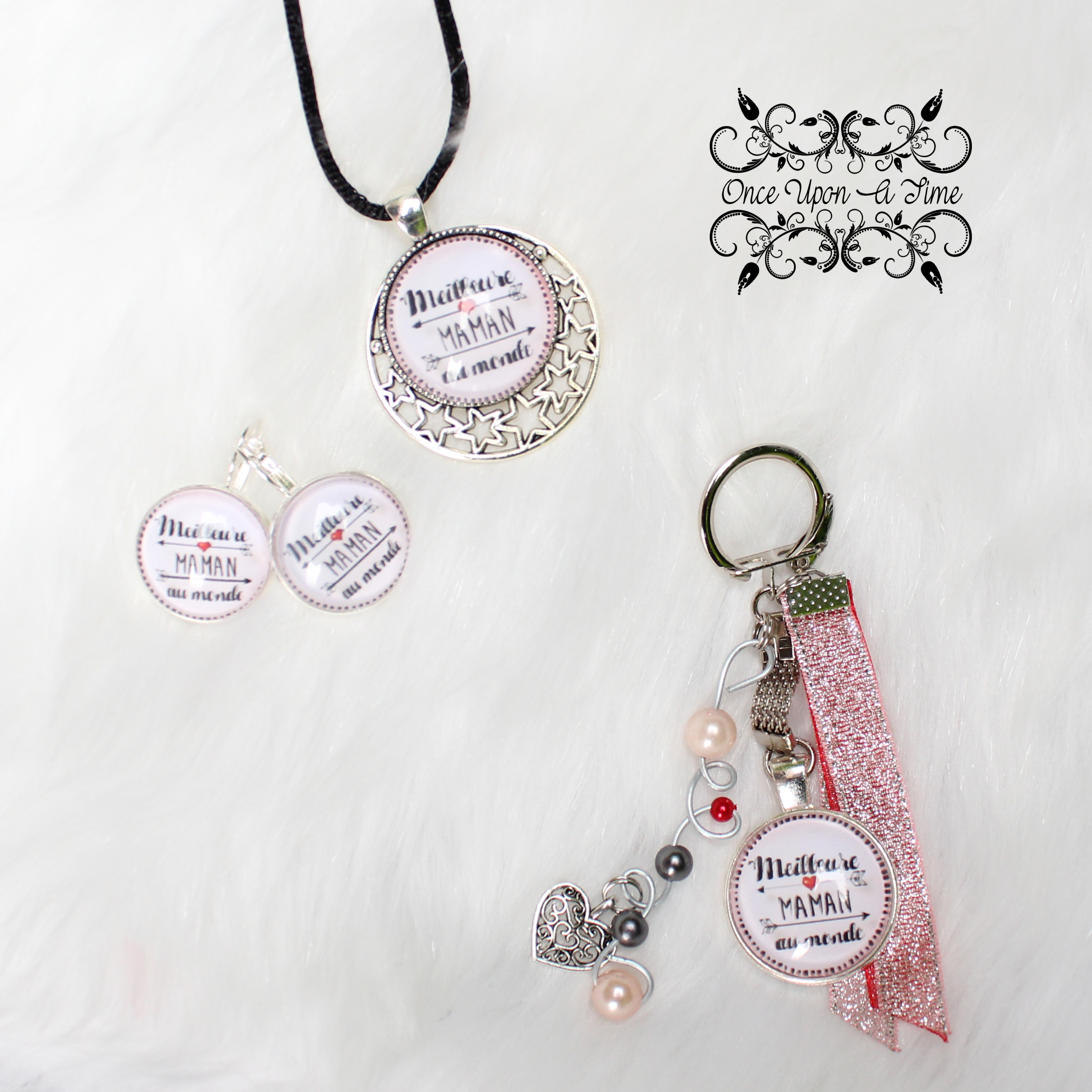 ✨ Ensemble fantaisie - Boucles d'oreilles, porte-clés et collier - Maman - Plusieurs modèles ✨