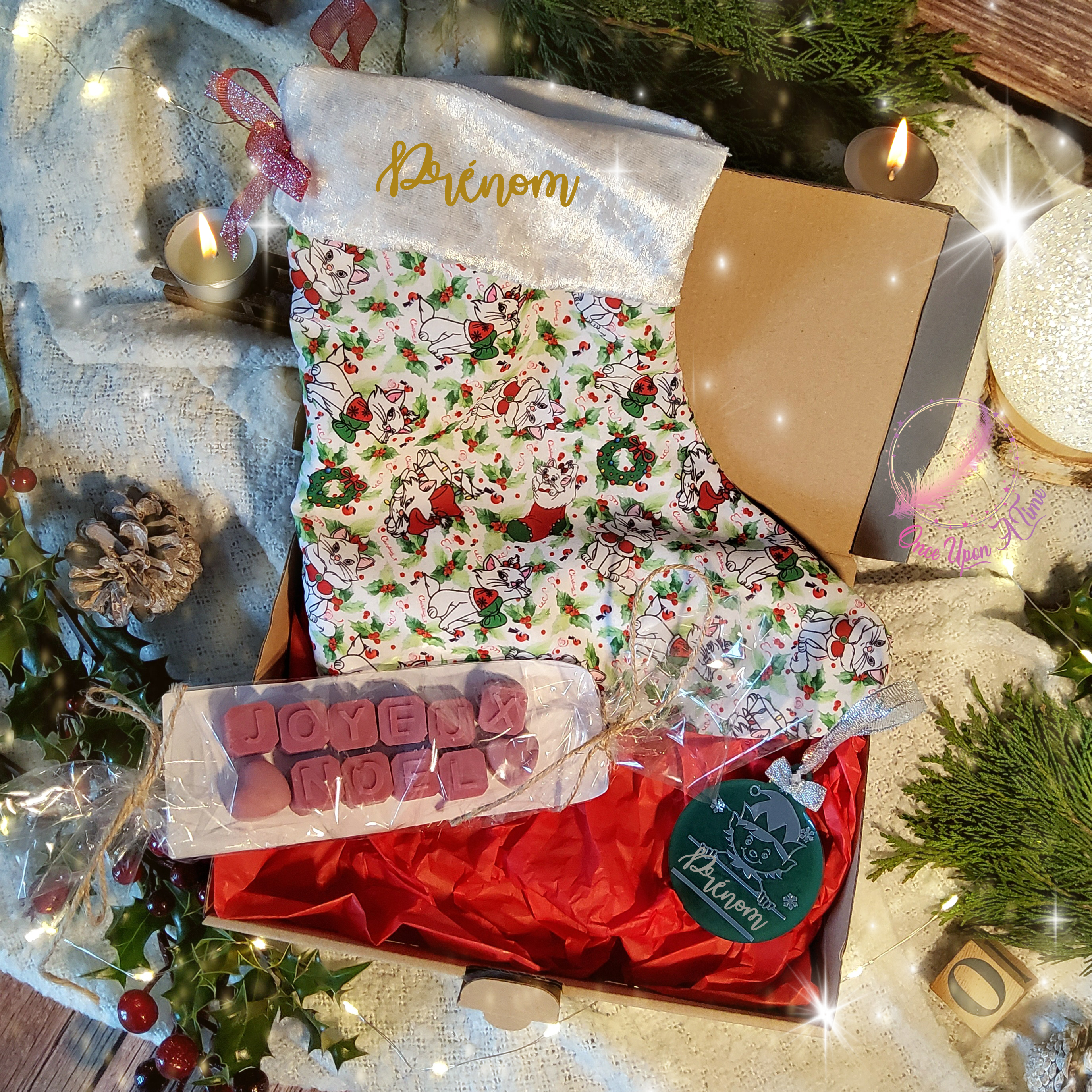 đđ
Coffret - Chaussette de NoĂ«l, boule plate, fondants parfumĂ©s "Joyeux NoĂ«l" đ€¶đ