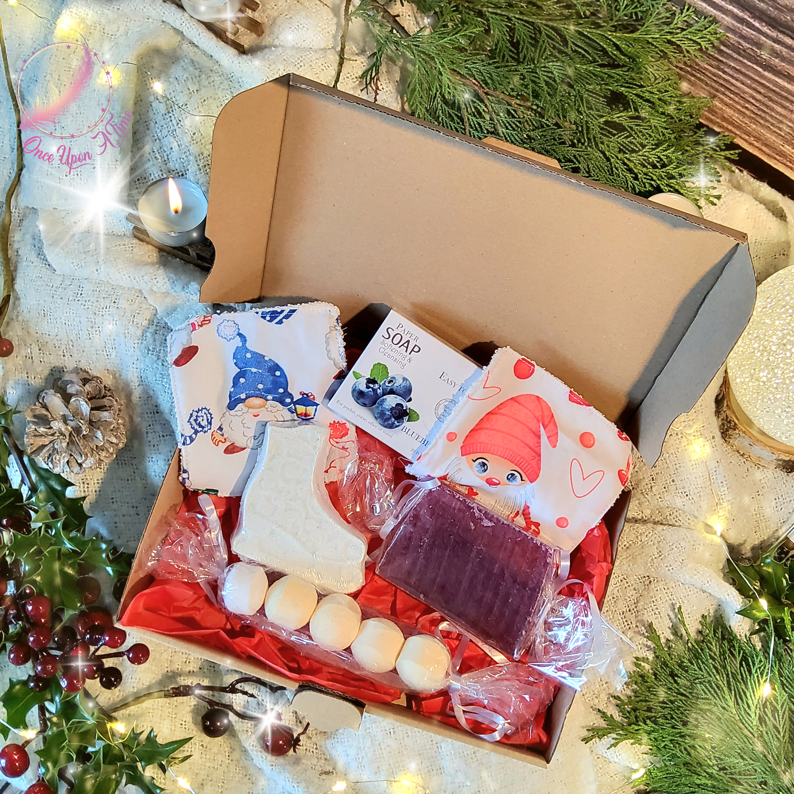🎄🎅 Coffret "bien-être" - 2 lingettes démaquillantes, 1 étui de feuilles de savon, 1 tranche de savon, 5 boules de bain, 1 bombe de bain🤶🎄