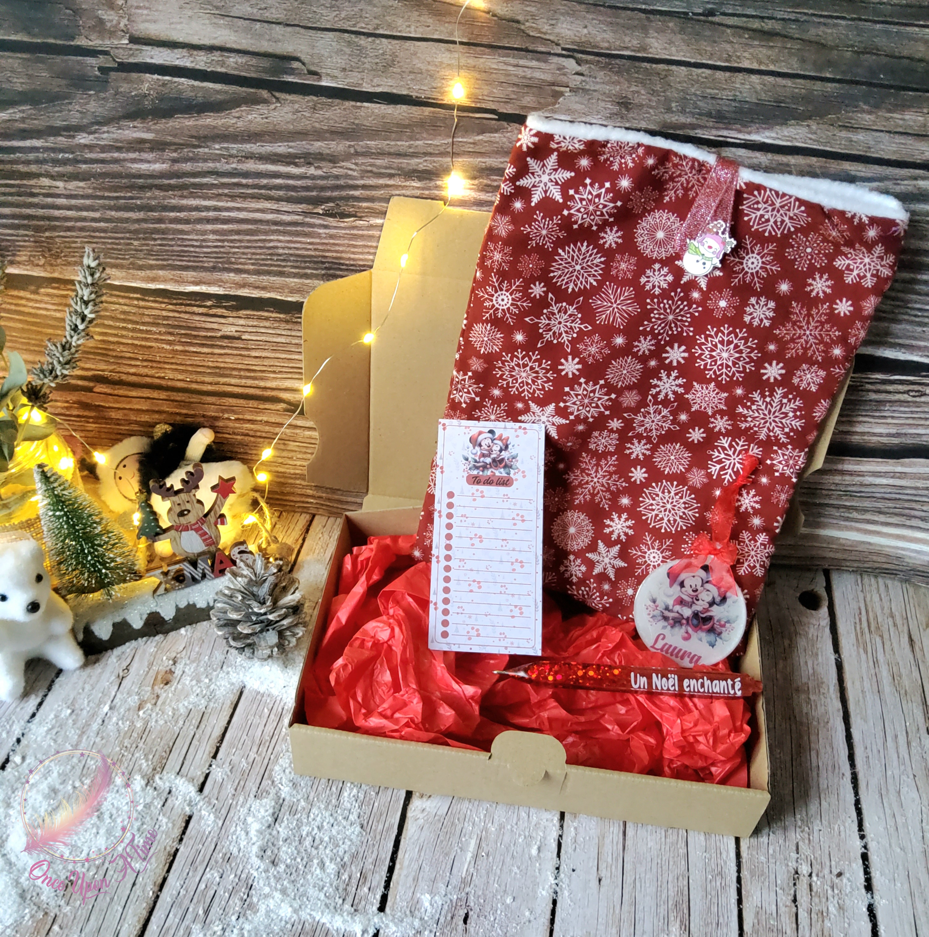 đđ
Coffret cadeau de NoĂ«l - Boule de NoĂ«l personnalisĂ©e, to do list, bic et pochette Ă livre - Mickey & Minnieđ€¶đ