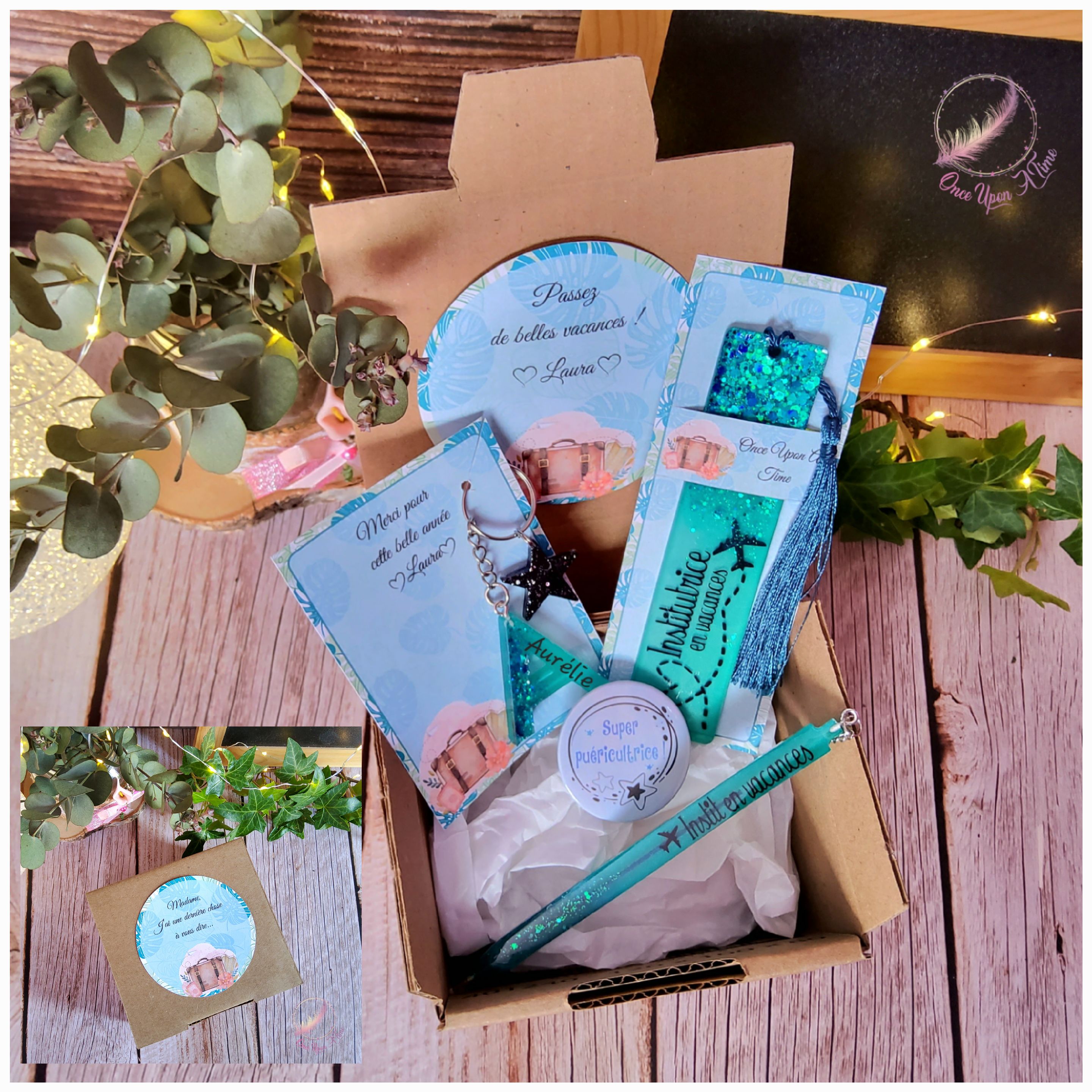 🎁🎀 Coffret cadeau : 1 marque-page, 1 bic, 1 porte-clés, 1 badge 45mm - Plusieurs thèmes - Institutrice, instituteur, maître, maîtresse, puéricultrice  🎀🎁