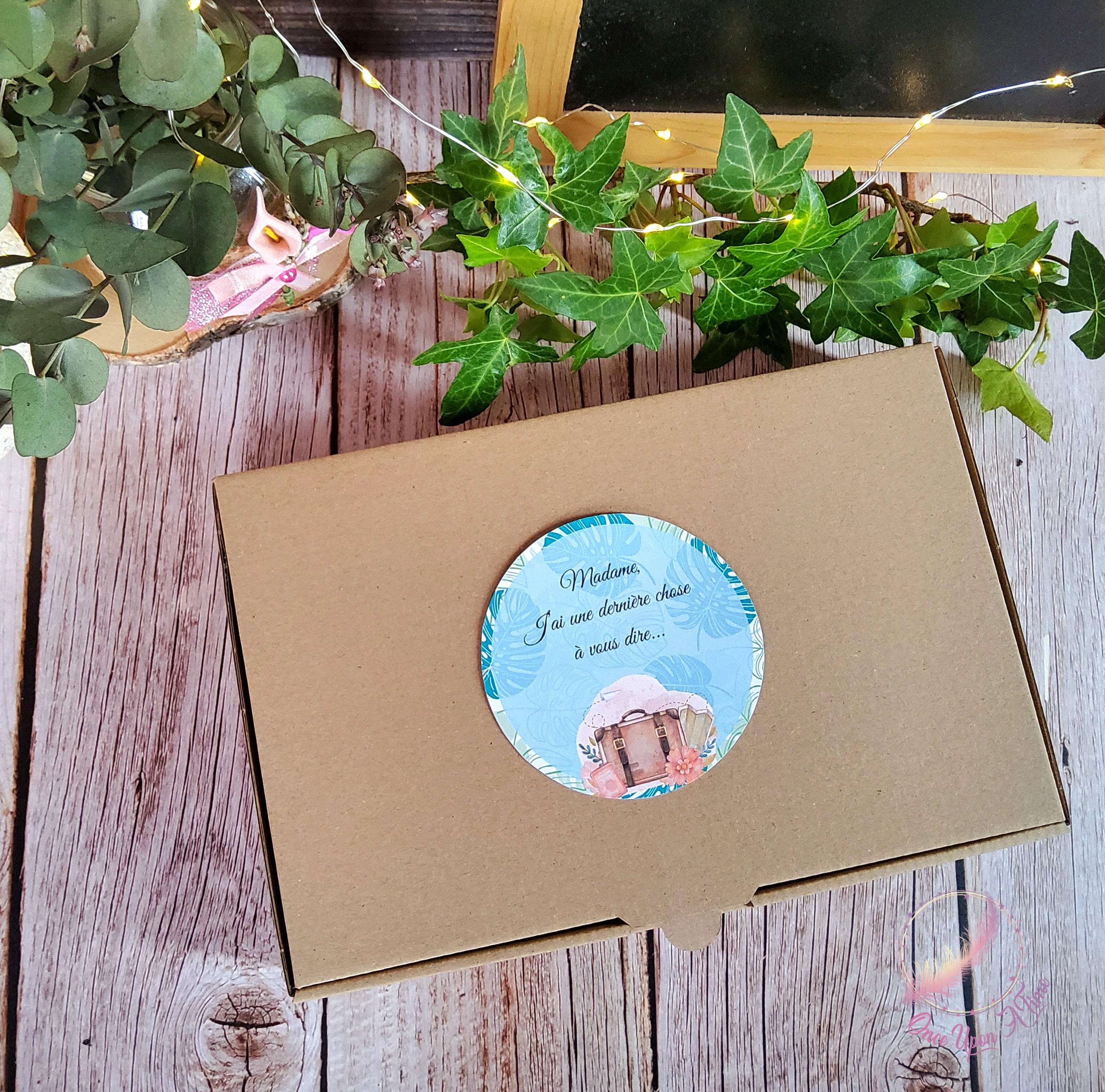 🎁🎀 Coffret cadeau : 1 marque-page, 1 bic, 1 porte-clés, 1 trousse, 1 to do list - Plusieurs thèmes - Institutrice, instituteur, maître, maîtresse, puéricultrice  🎀🎁