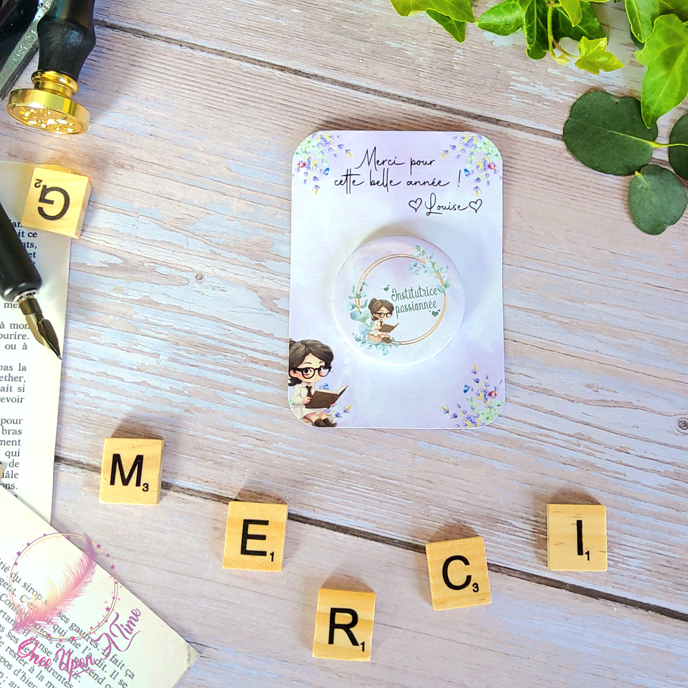 🎁🎀 Badge et petite carte de remerciement - Institutrice, maîtresse, puéricultrice - Plusieurs modèles 🎀🎁