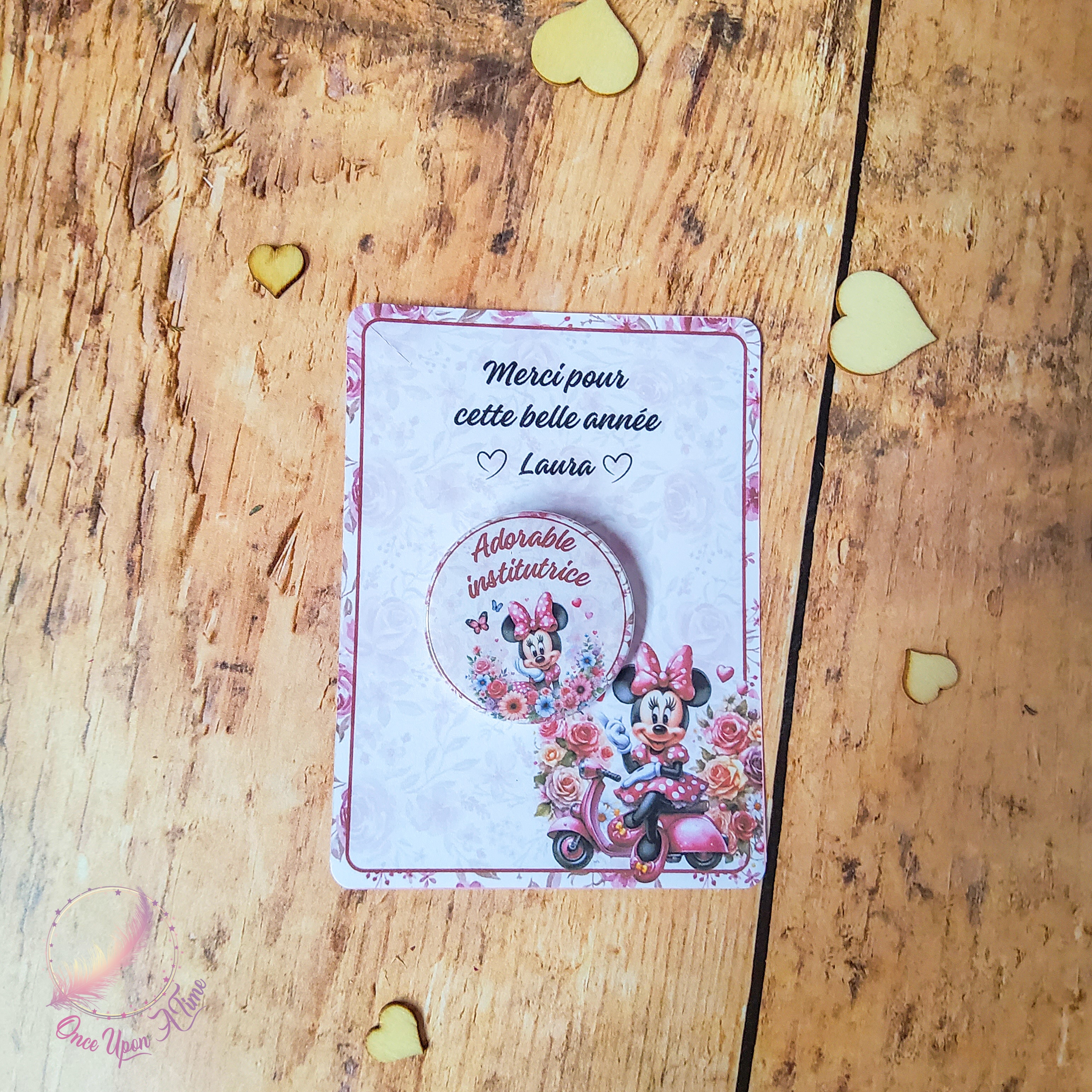 🎁🎀 Badge et petite carte de remerciement - Adorable institutrice / maîtresse / puéricultrice 🎀🎁