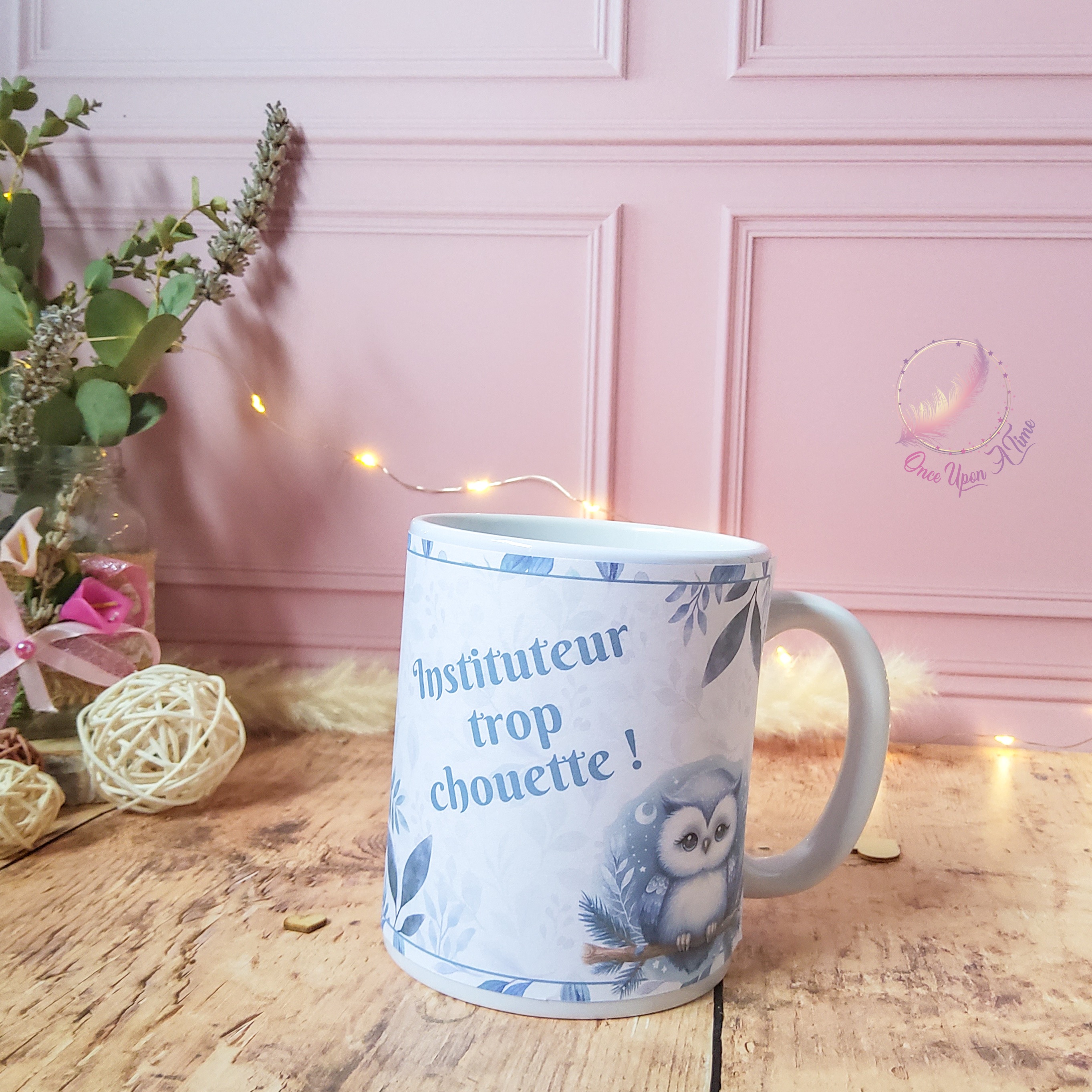 🍵 Tasse / mug personnalisé(e) - Institutrice / Instituteur / Maîtresse / Maître / Puéricultrice trop chouette - Personnalisée avec le prénom 🍵