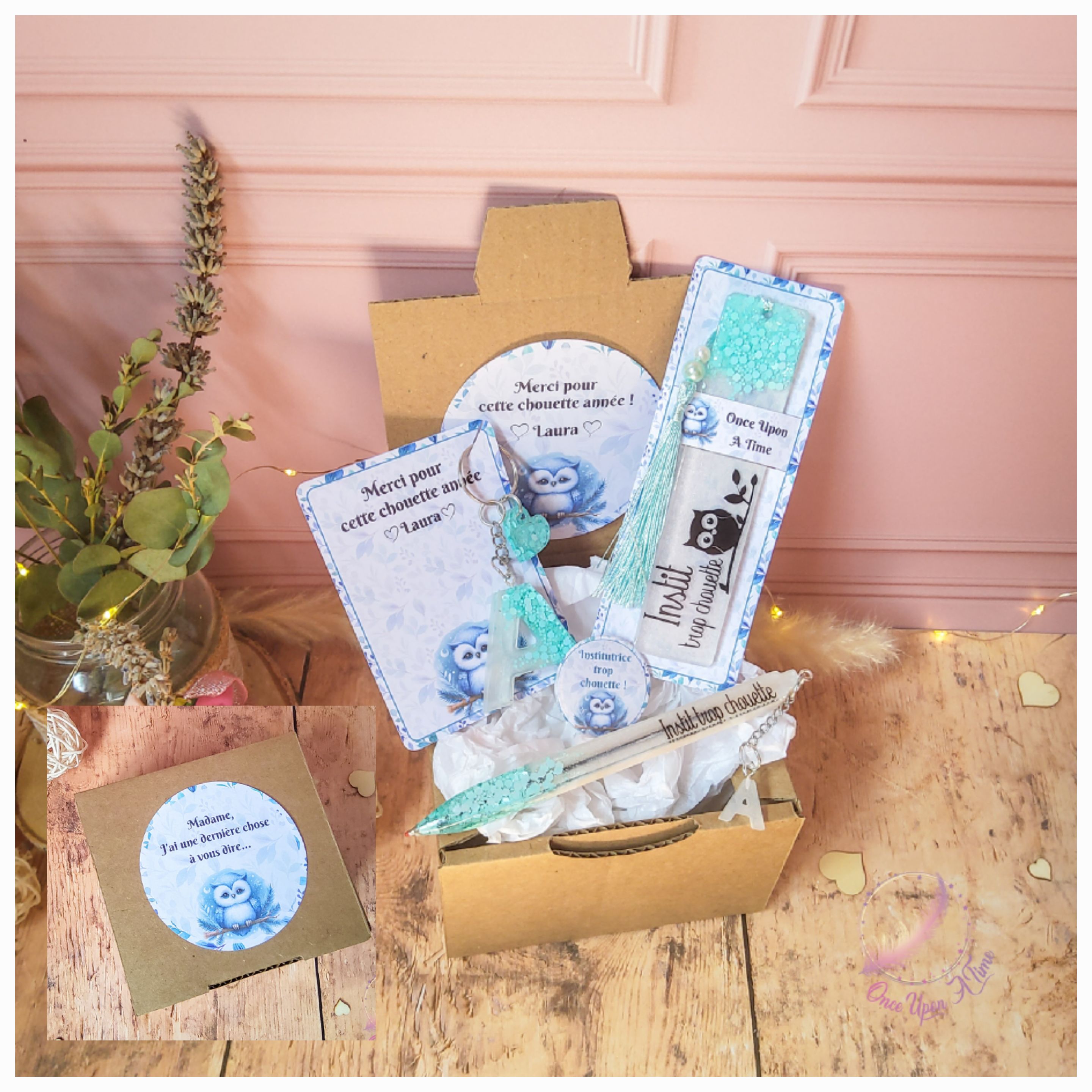 🎁🎀 Coffret cadeau : 1 marque-page, 1 bic, 1 porte-clés, 1 badge 45mm - Thème chouette - Institutrice, instituteur, maître, maîtresse, puéricultrice  🎀🎁