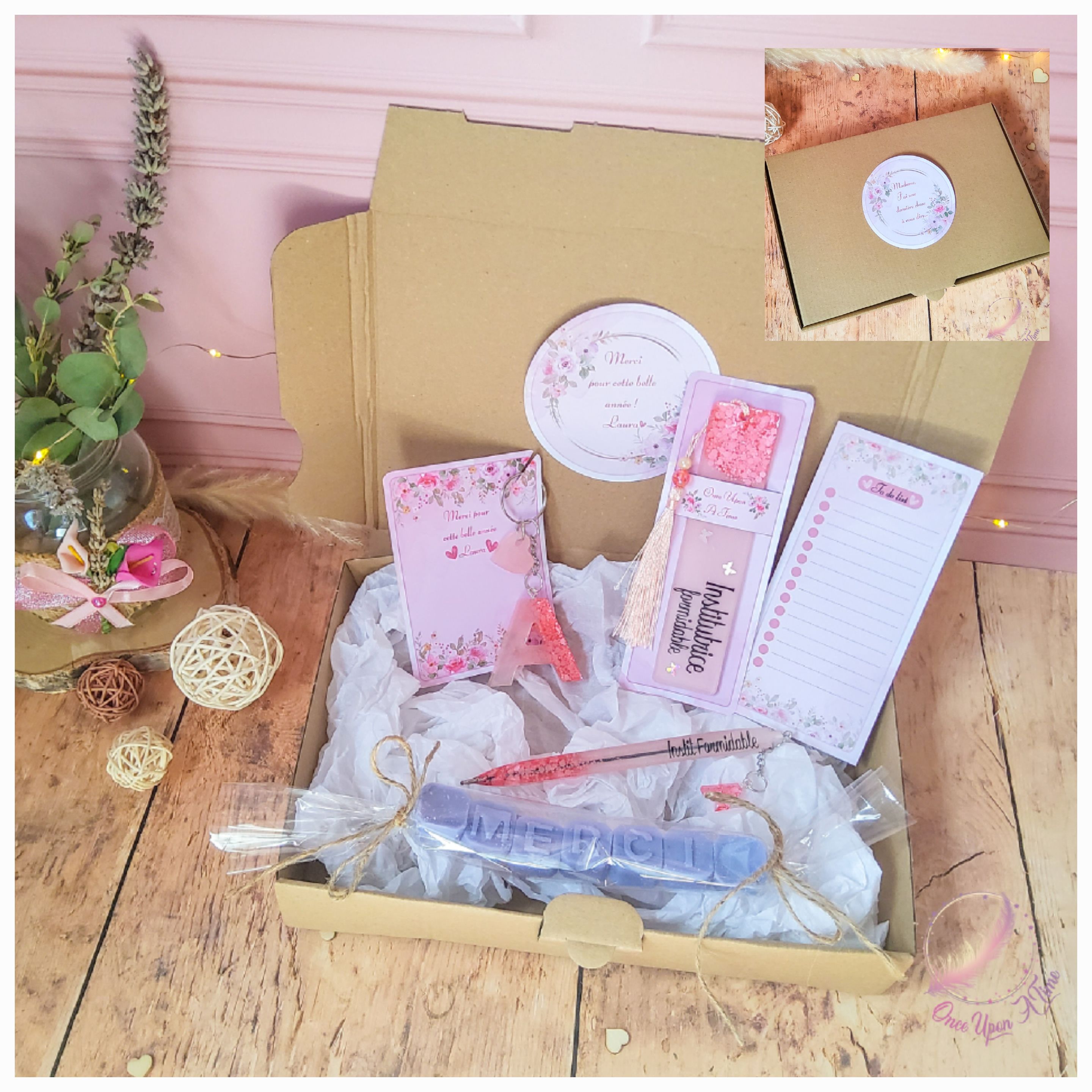 🎁🎀 Coffret cadeau : 1 marque-page, 1 bic, 1 porte-clés, 1 to do list, 1 fondant parfumé "Merci" - Institutrice, maîtresse, puéricultrice formidable 🎀🎁