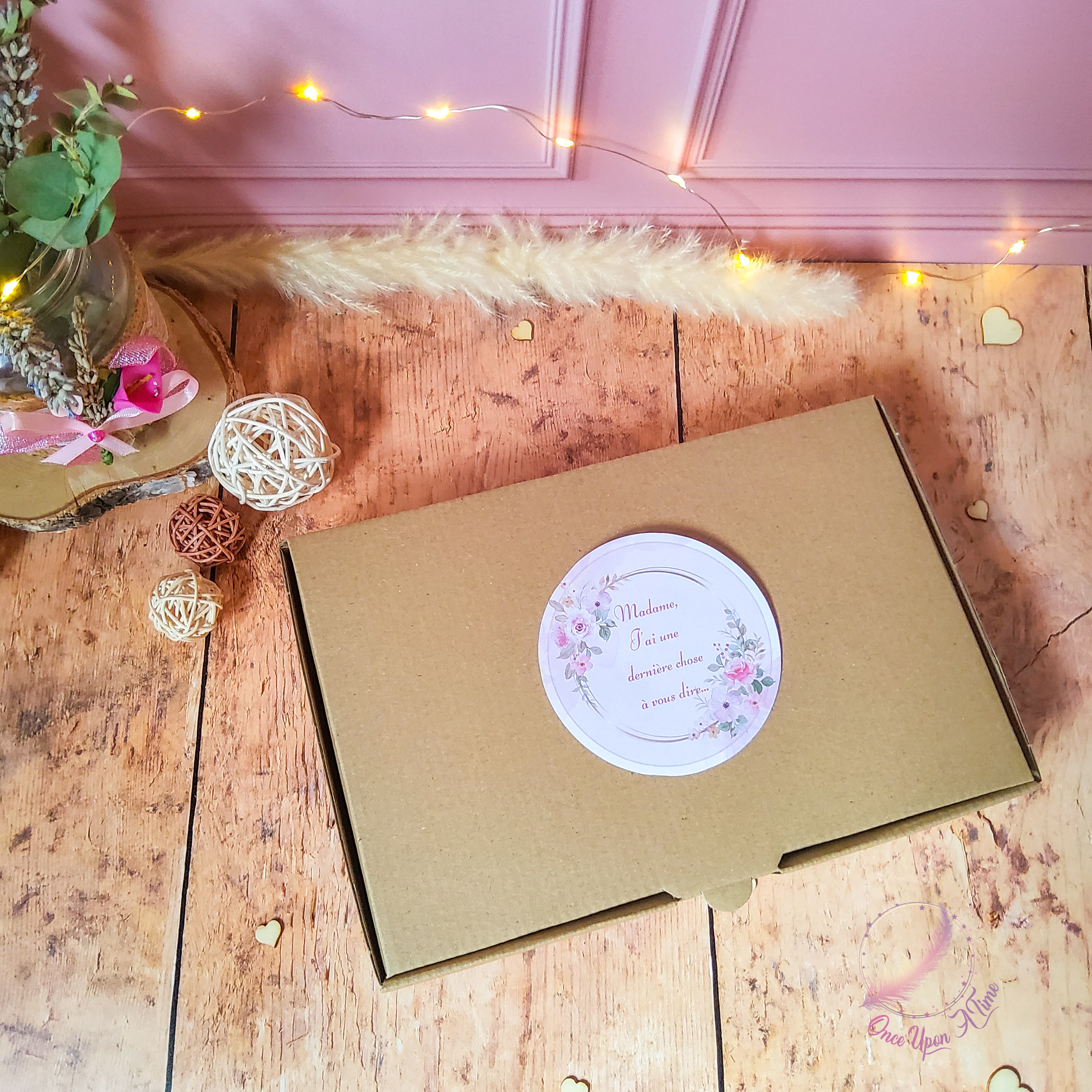 🎁🎀 Coffret cadeau : 1 marque-page, 1 bic, 1 porte-clés, 1 carnet, 1 to do list - Institutrice, maîtresse, maître, puéricultrice formidable 🎀🎁