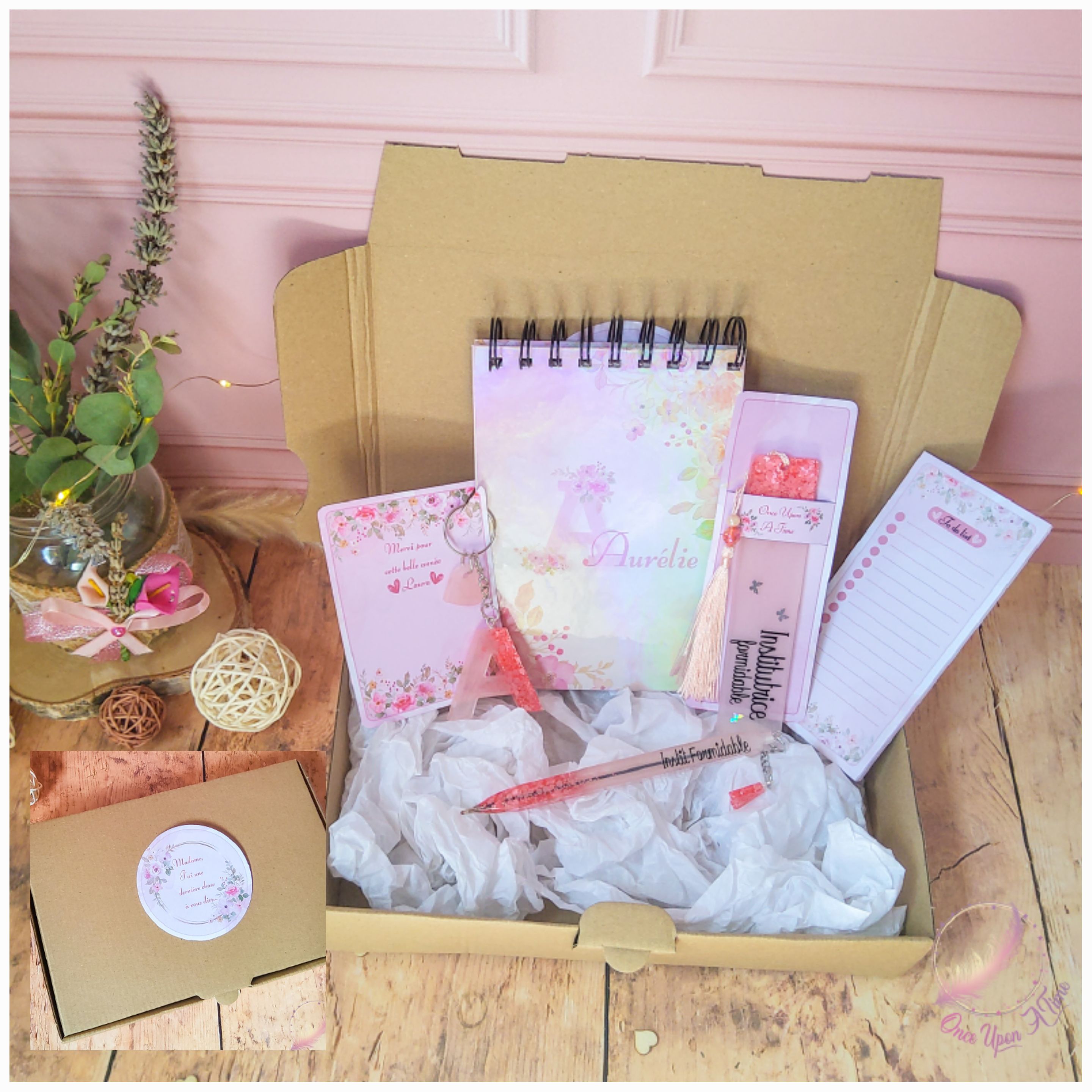 🎁🎀 Coffret cadeau : 1 marque-page, 1 bic, 1 porte-clés, 1 carnet, 1 to do list - Institutrice, maîtresse, maître, puéricultrice formidable 🎀🎁