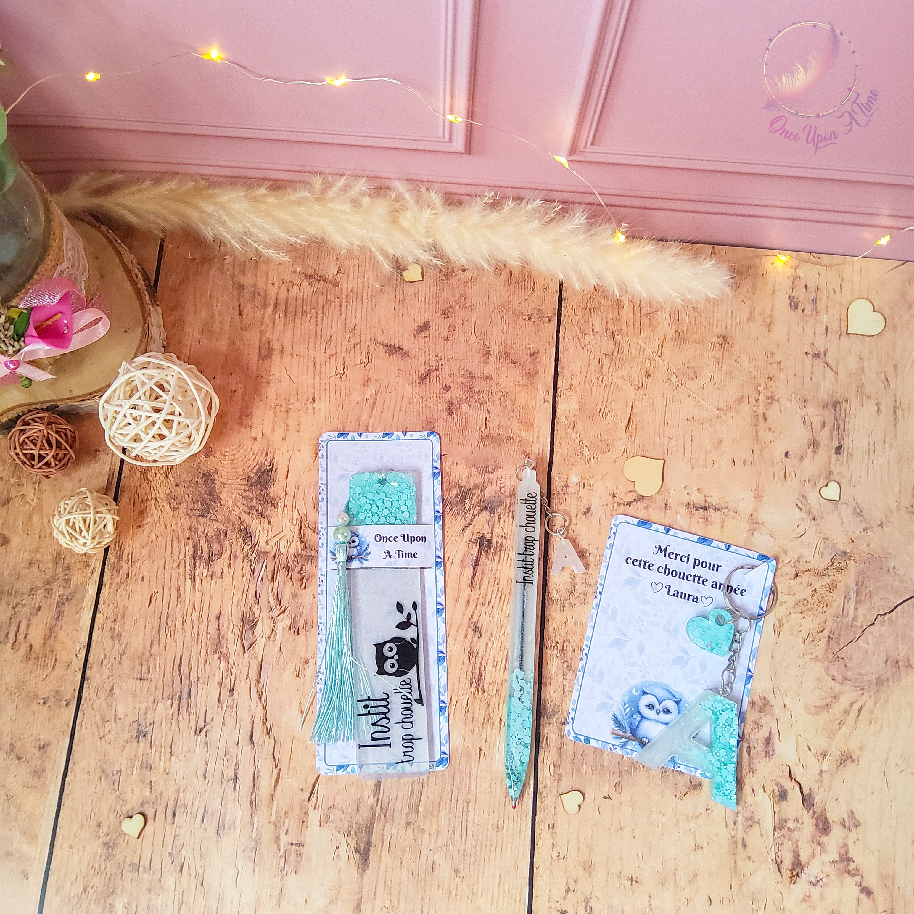 🎁🎀 Coffret cadeau : 1 marque-page, 1 bic, 1 porte-clés, 1 trousse, 1 to do list - Instit, instituteur, maître, maîtresse, puéricultrice trop chouette 🎀🎁