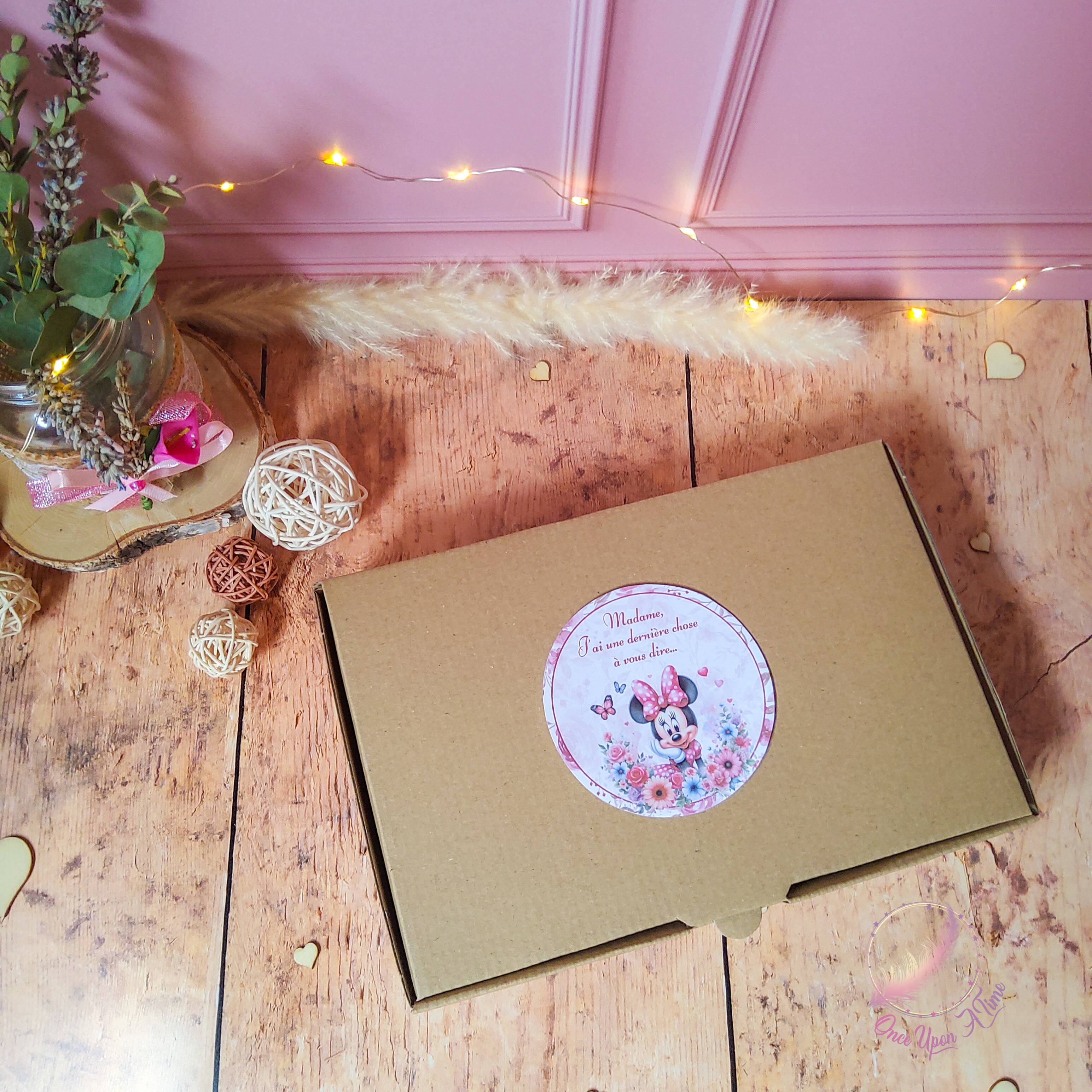 🎁🎀 Coffret cadeau : 1 marque-page, 1 bic, 1 porte-clés, 1 trousse, 1 to do list, 1 fondant parfumé "Merci" - Adorable Institutrice, instituteur, maître, maîtresse, puéricultrice 🎀🎁
