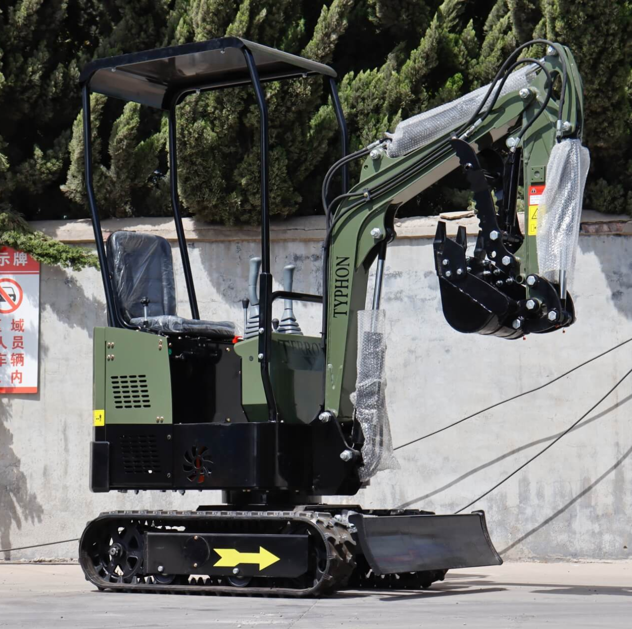 TYPHON TERROR X STORM Mini Excavator 1 Ton Trench Digger with Canopy, Hydraulic Thumb Clip, Bucket