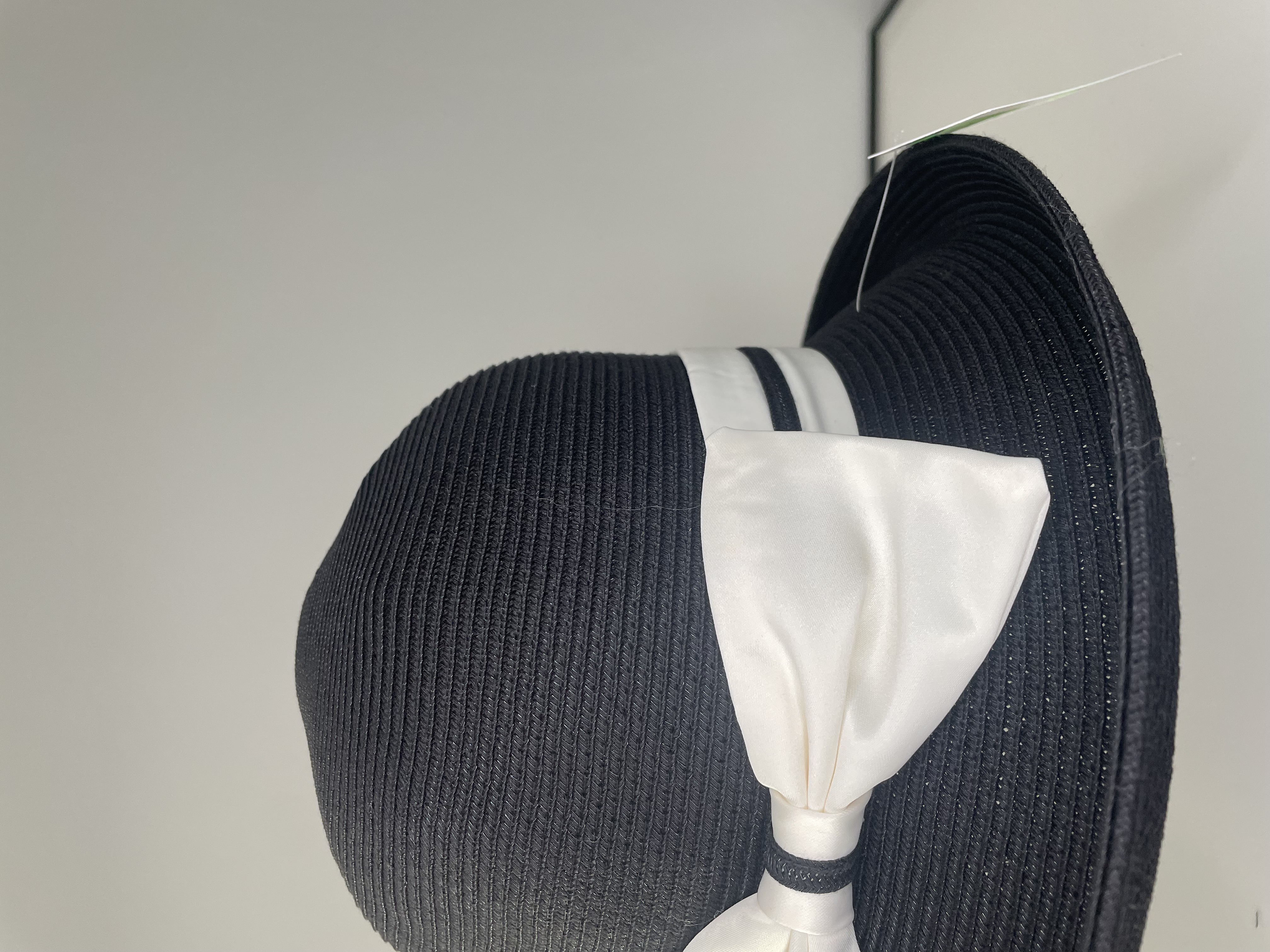Juoda pinta skrybėlė 148 SK S1