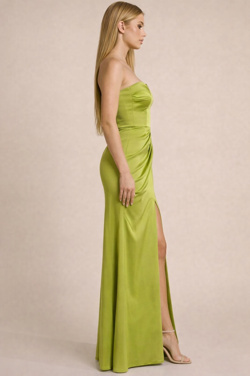 Stapless Mini V Neckline 