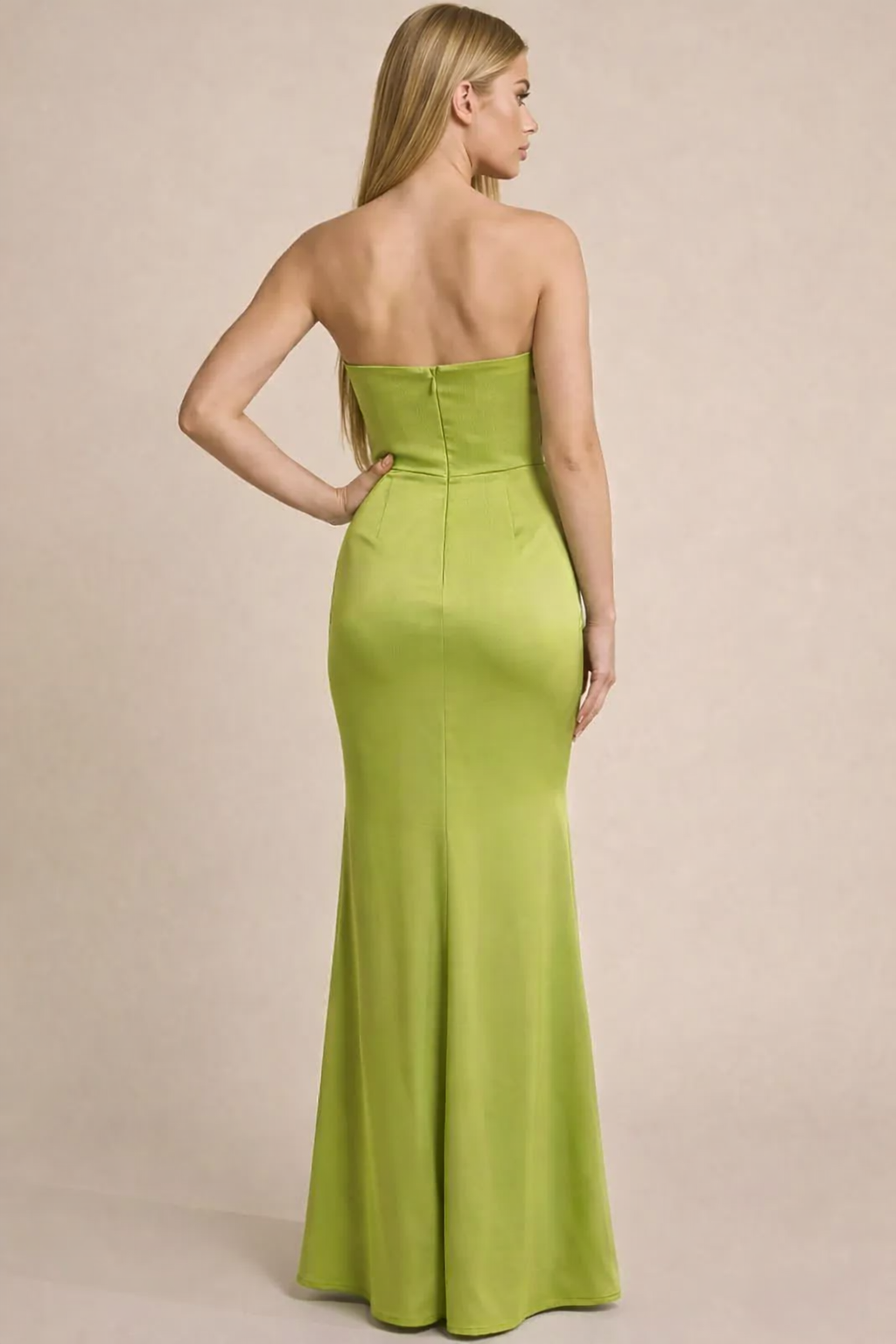 Stapless Mini V Neckline 