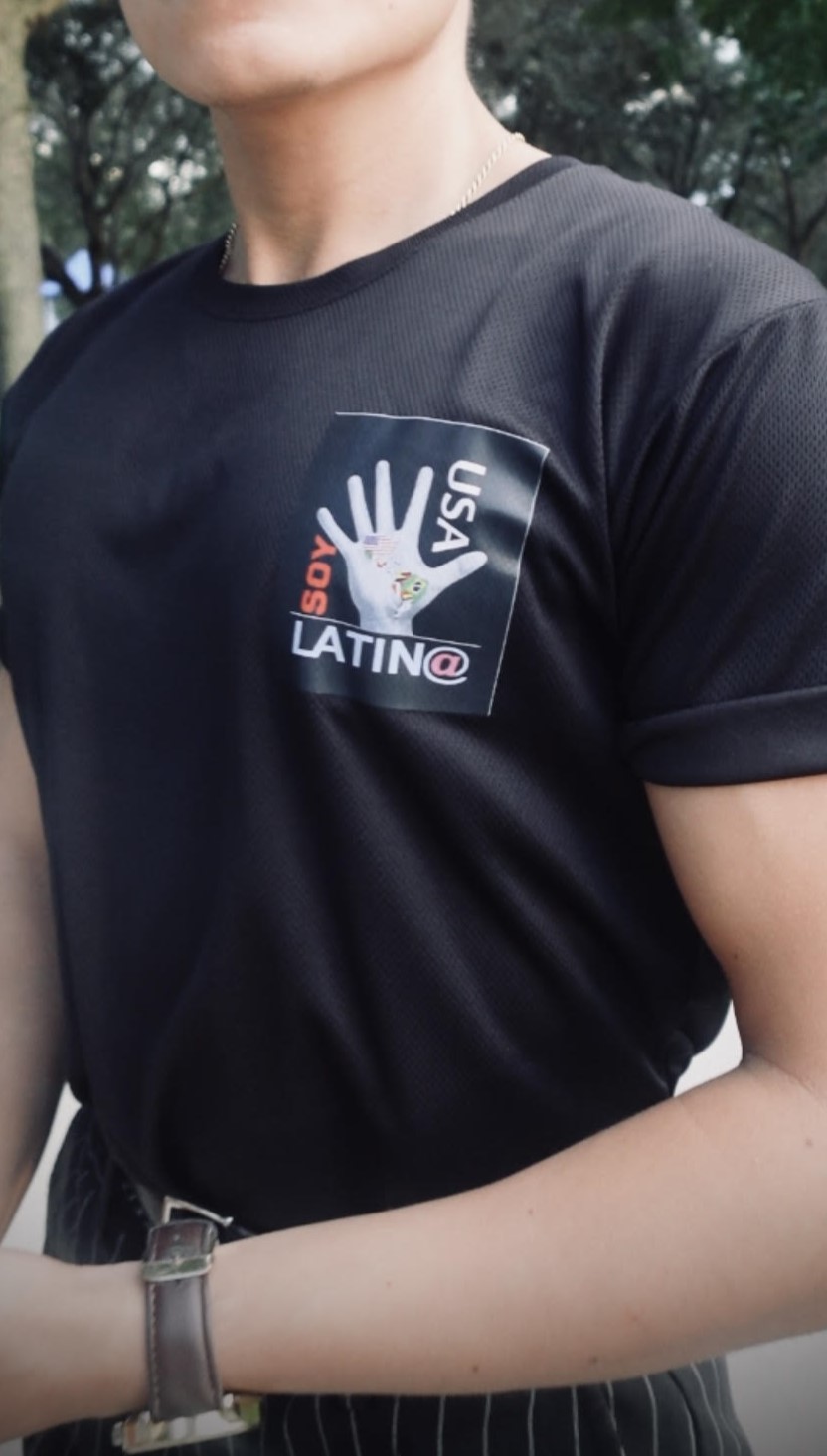 CAMISETA SOYLATINOUSA (HOMBRE) 