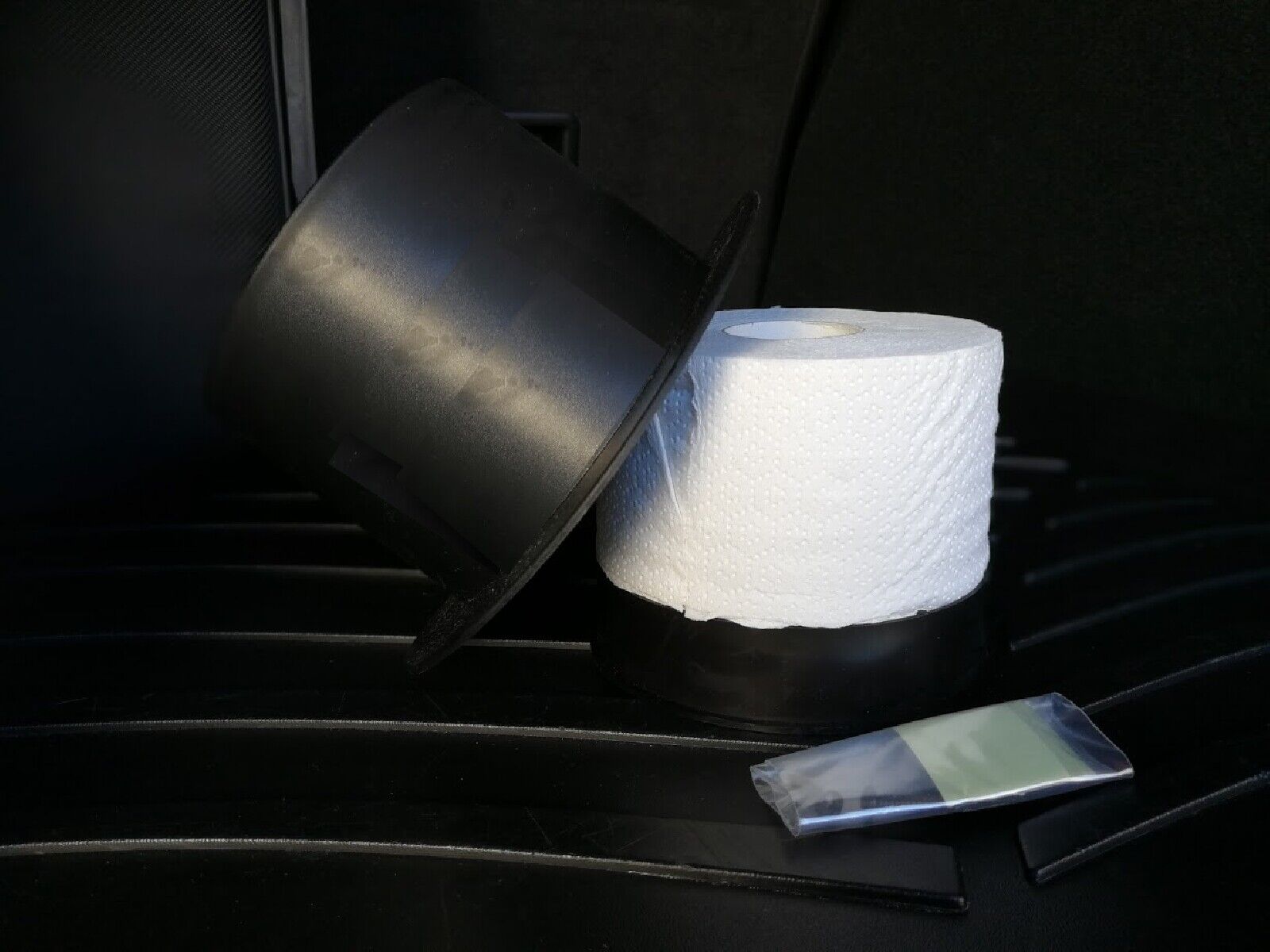 Toilettenpapier Rollen Halter "Gentleman" mit original Klorolle aus 1967