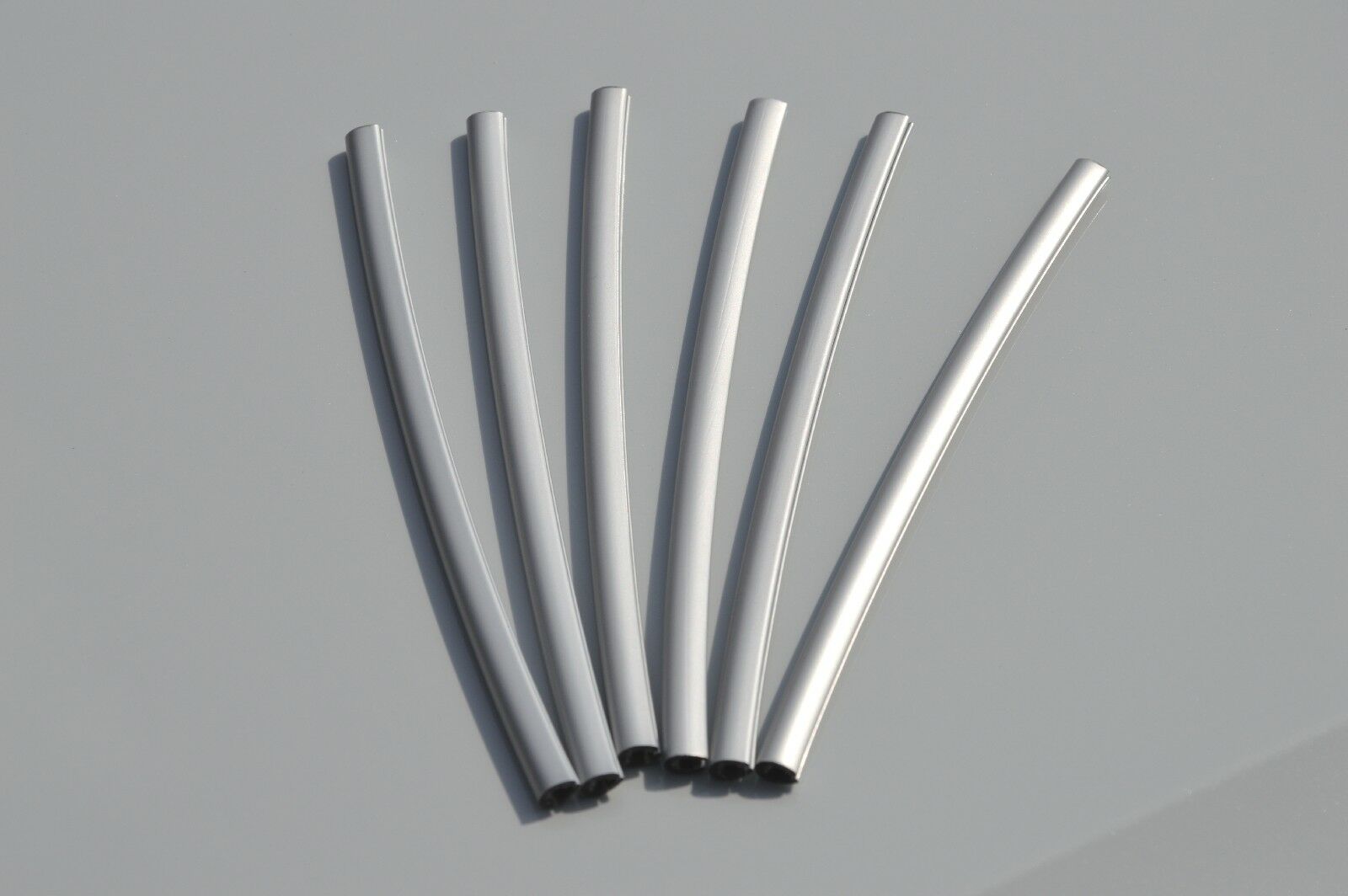 U-Form silber gebürstete Zierleisten 8 Sticks á 14 cm mit Silikonhaftspur