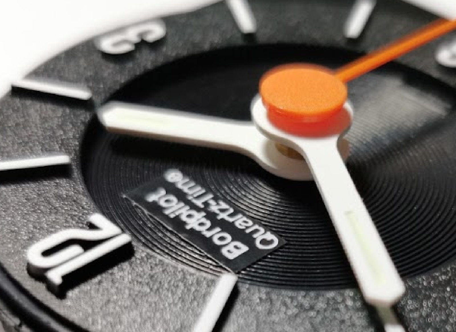 Analog Uhr Tischuhr Quarzuhr HR Wecker