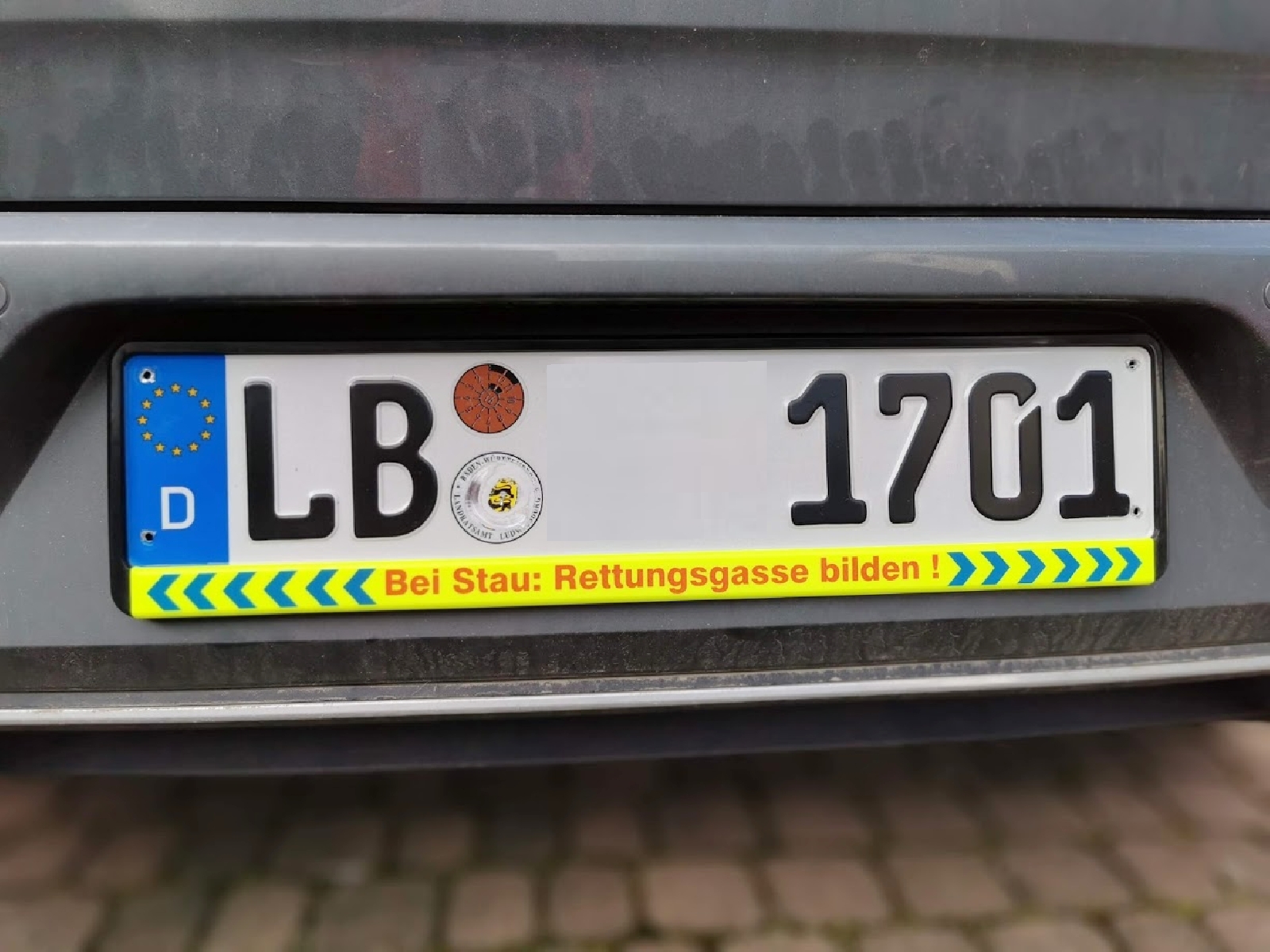 Schwarz Neon Nummernschildhalter Bei Stau: Rettungsgasse bilden! Kennzeichenhalter