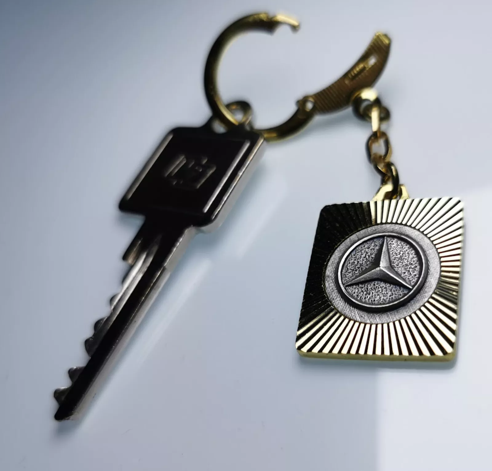 Mercedes Metall Schlüsselanhänger Anhänger Diamantschliff Stern Lüfterrad