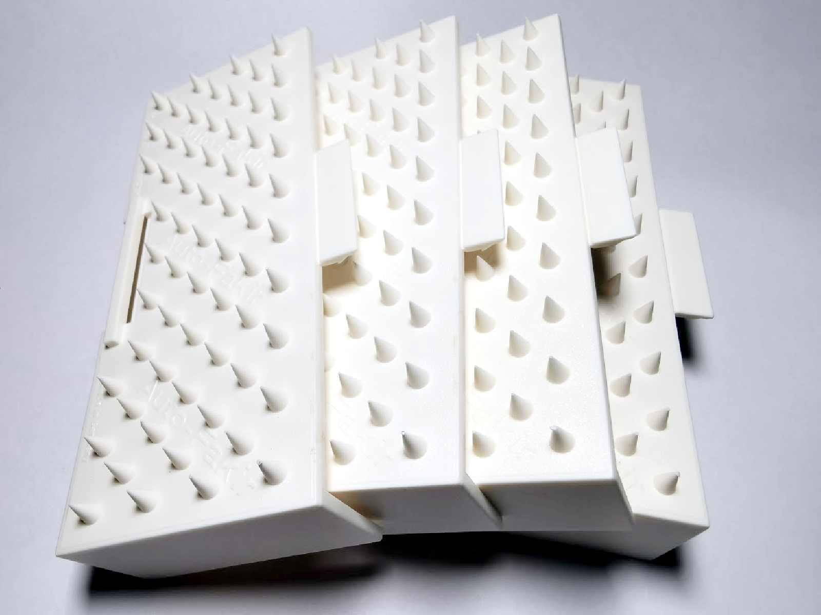 Weisse Antirutschecken Anti Rutsch Winkel 4er Set 12 x 5 cm