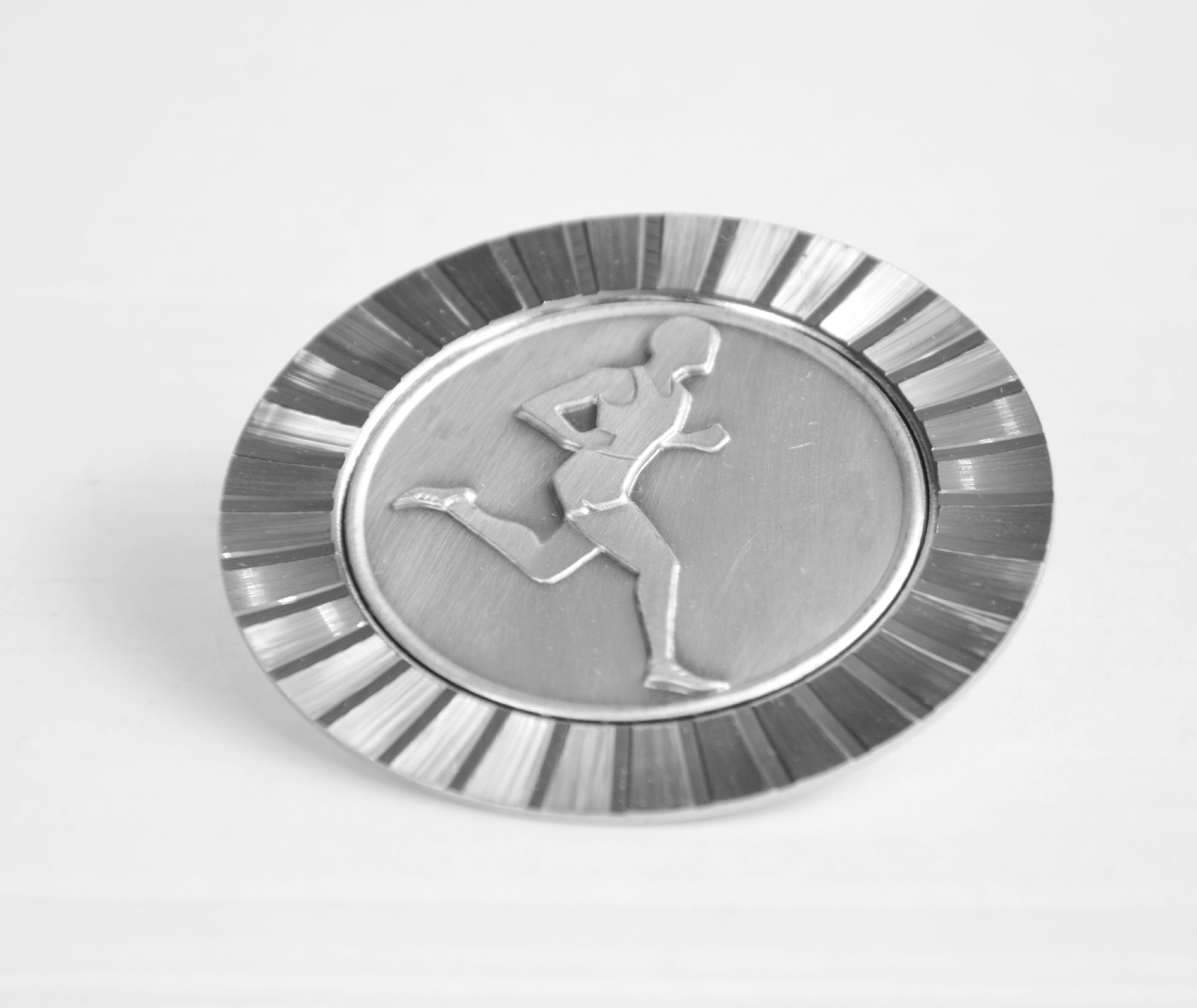 Athlet Läufer Kühlergrill Relief Metall Plakette Medaille Halter Schrauben