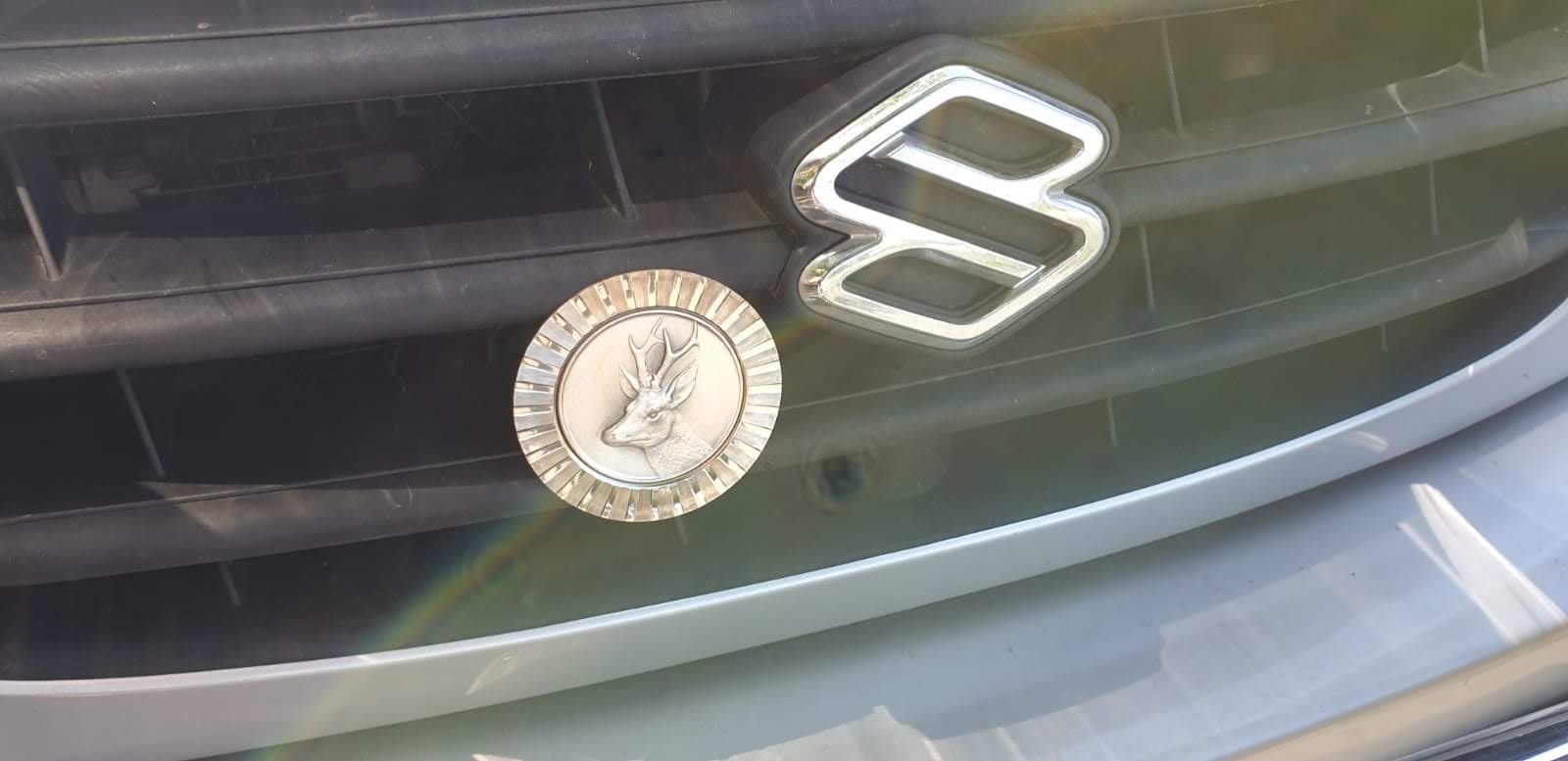 Hirsch Bock Reh Jäger Kühlergrill Relief Metall Plakette + Zubehör