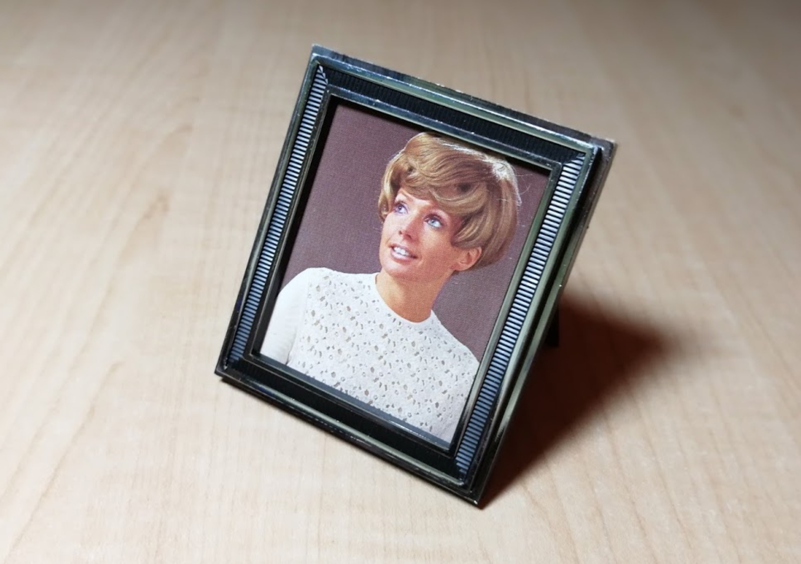 Fotorahmen Bilderrahmen 7 x 6 cm + Magnethalter + Aufsteller