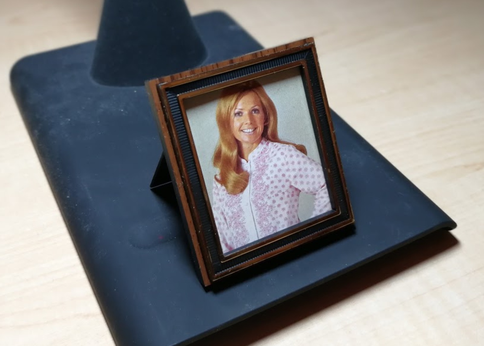 Fotorahmen Bilderrahmen 7 x 6 cm + Magnethalter + Aufsteller