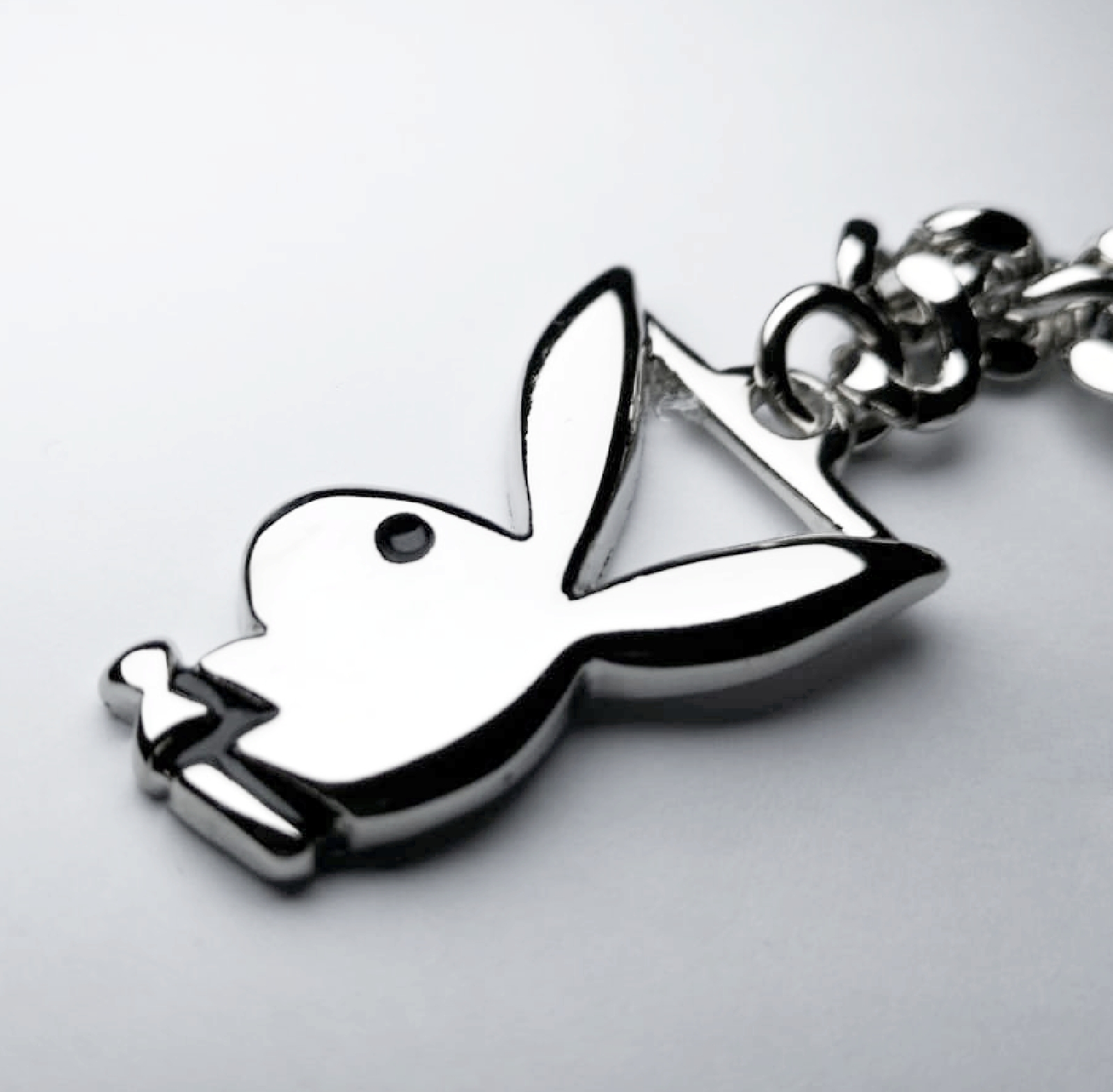 Metall Schlüsselanhänger PLAYBOY Bunny double mit Reliefemblem