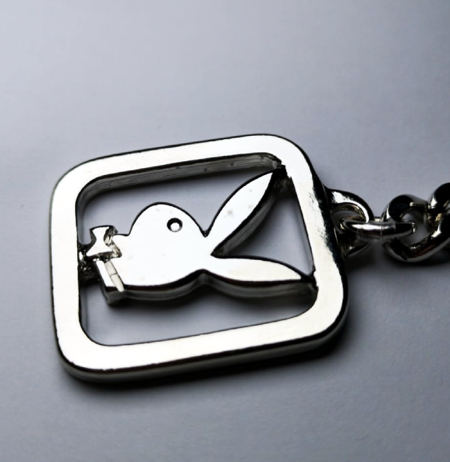 Metall Schlüsselanhänger PLAYBOY Bunny Ring mit Reliefemblem