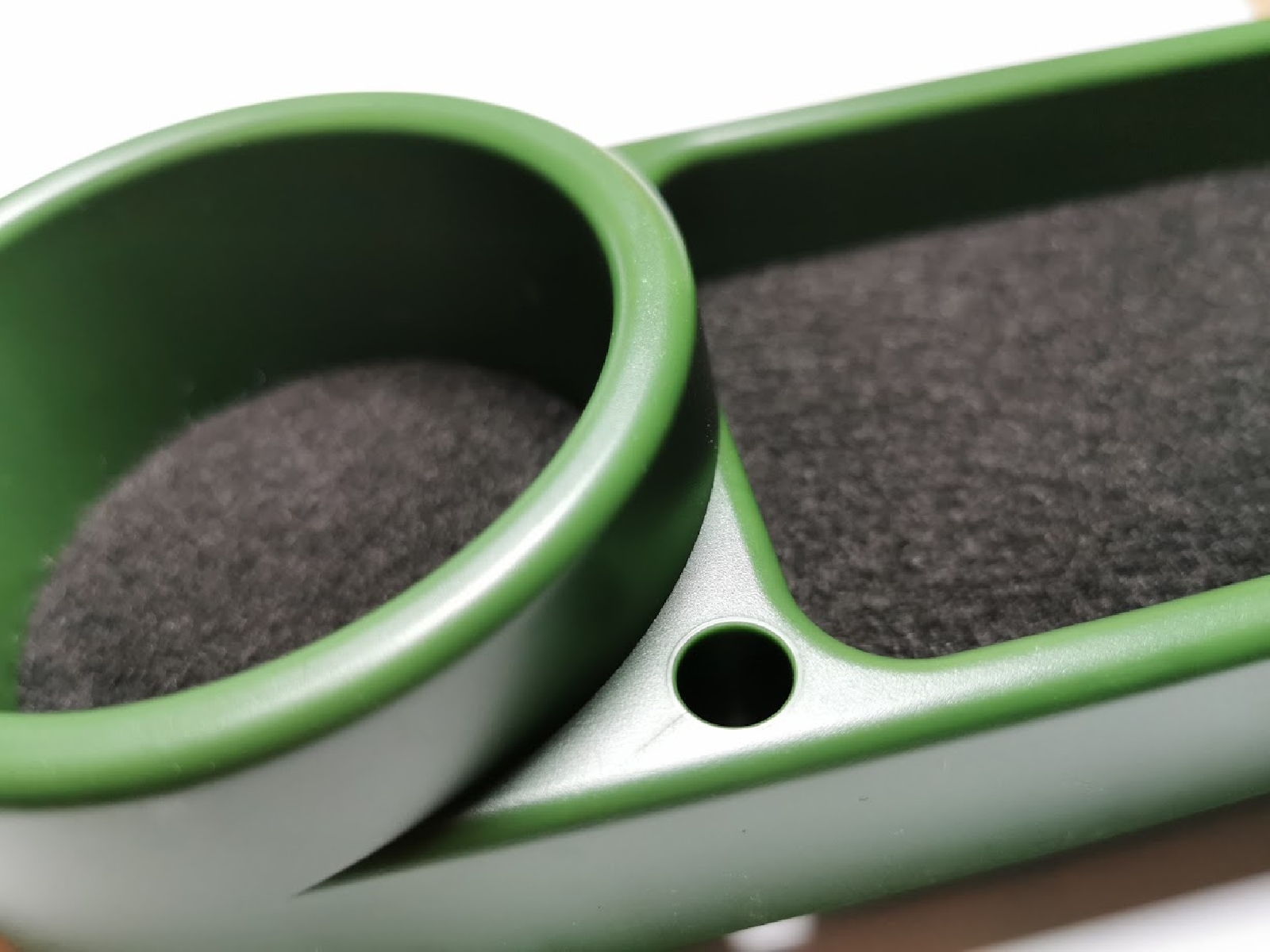 Grüner Dosen Becher Getränke Halter mit Ablagefach