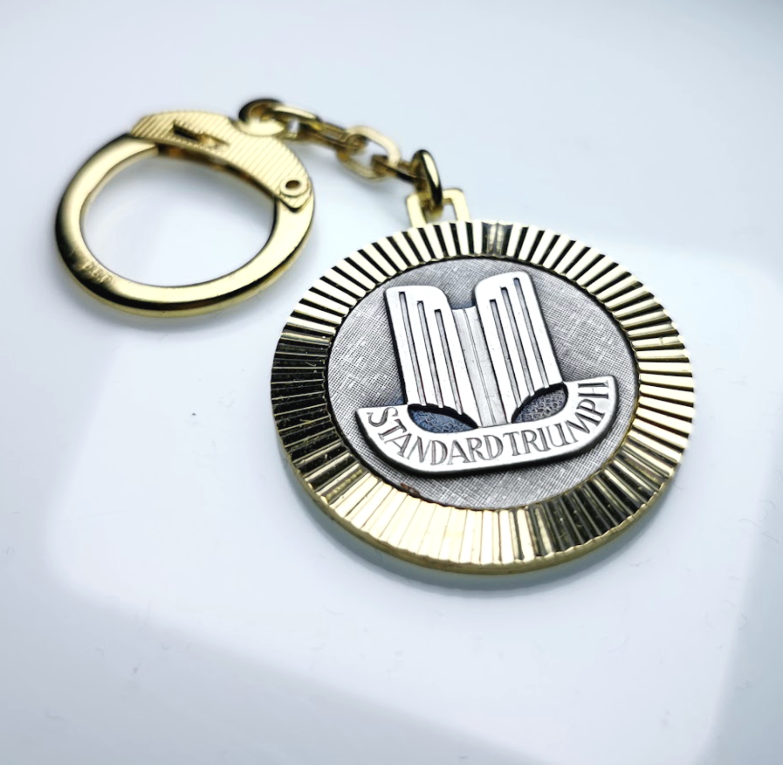 Standard Triumph Metall Schlüsselanhänger Anhänger Diamantschliff Lüfterrad