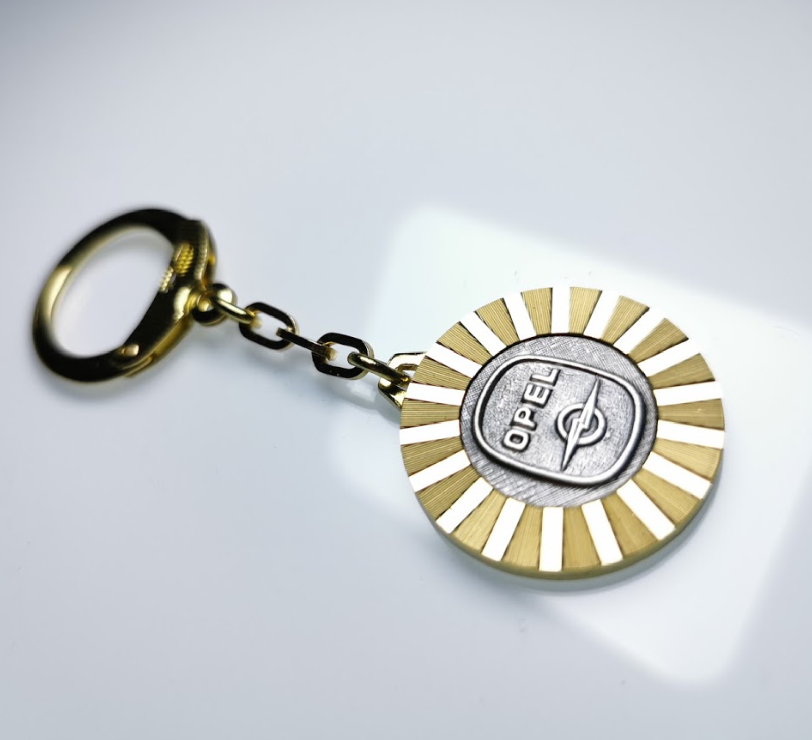 Opel Metall Schlüsselanhänger Anhänger Diamantschliff Lüfterrad