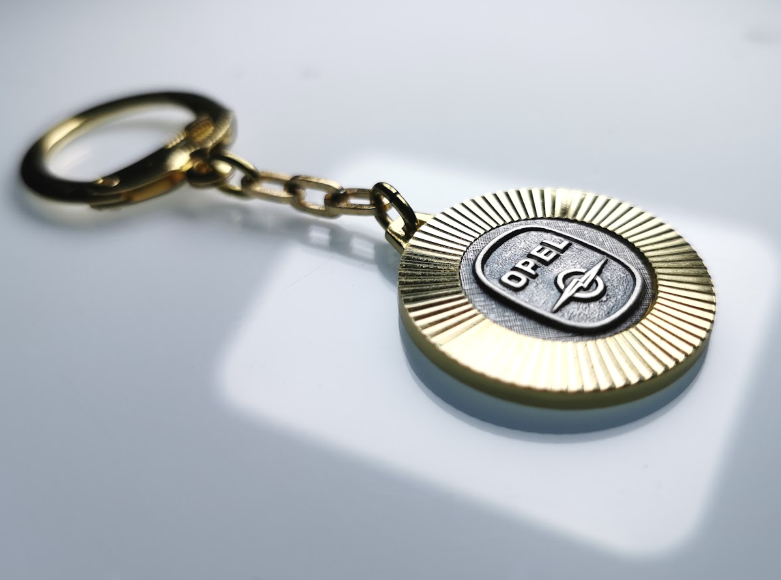 Opel Metall Schlüsselanhänger Anhänger Diamantschliff Lüfterrad