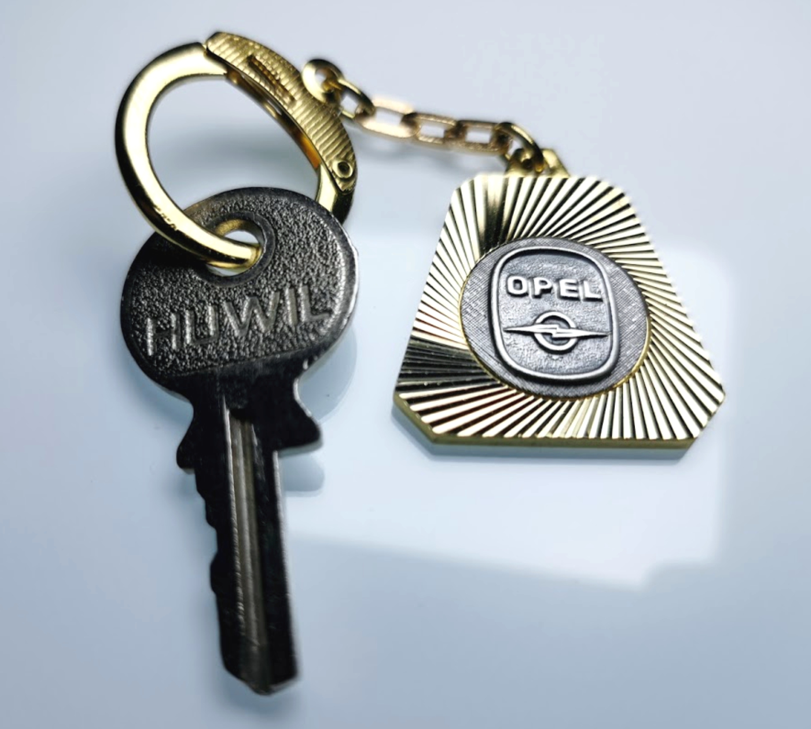 Opel Metall Schlüsselanhänger Anhänger Diamantschliff Lüfterrad