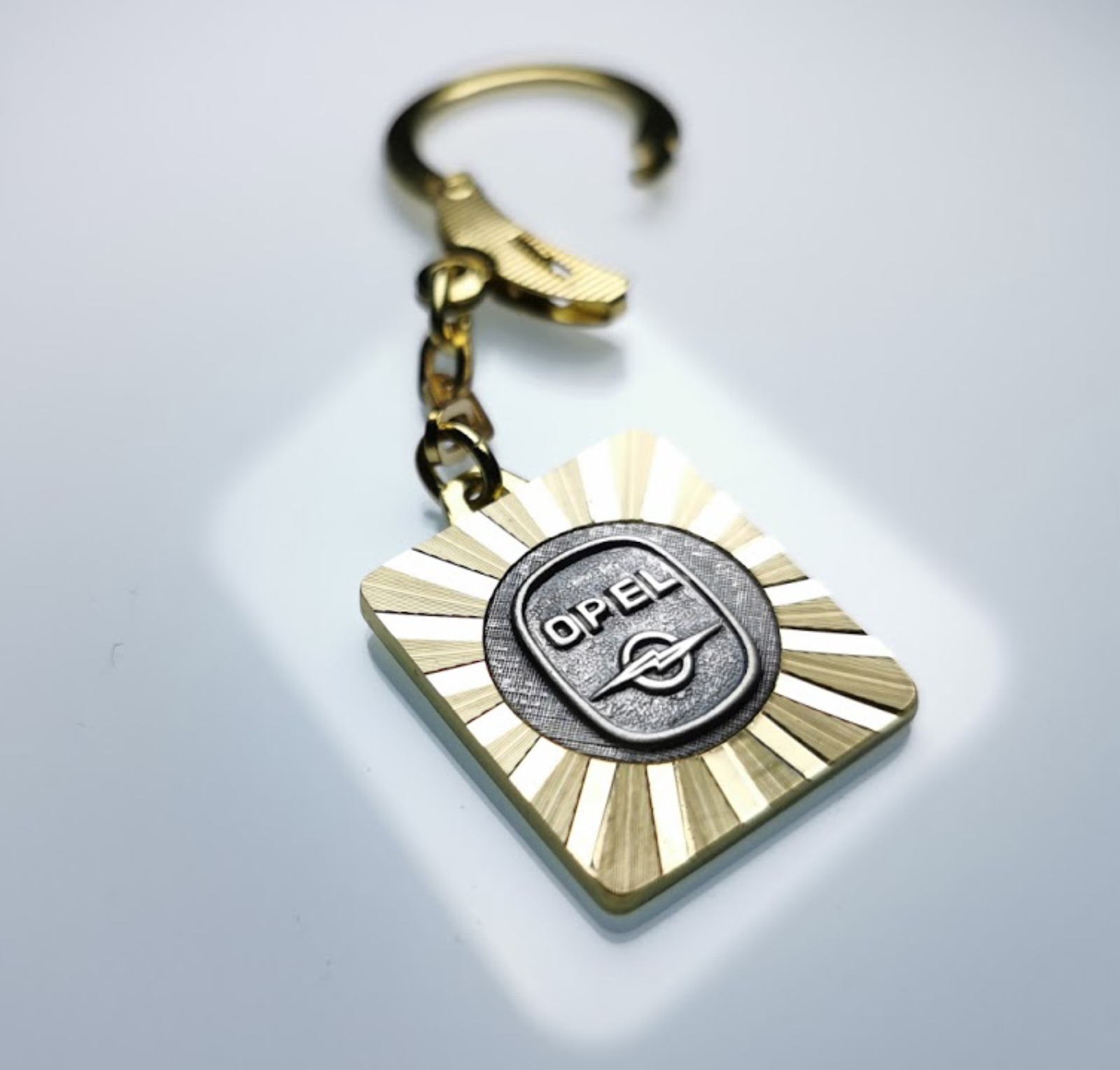 Opel Metall Schlüsselanhänger Anhänger Diamantschliff Lüfterrad