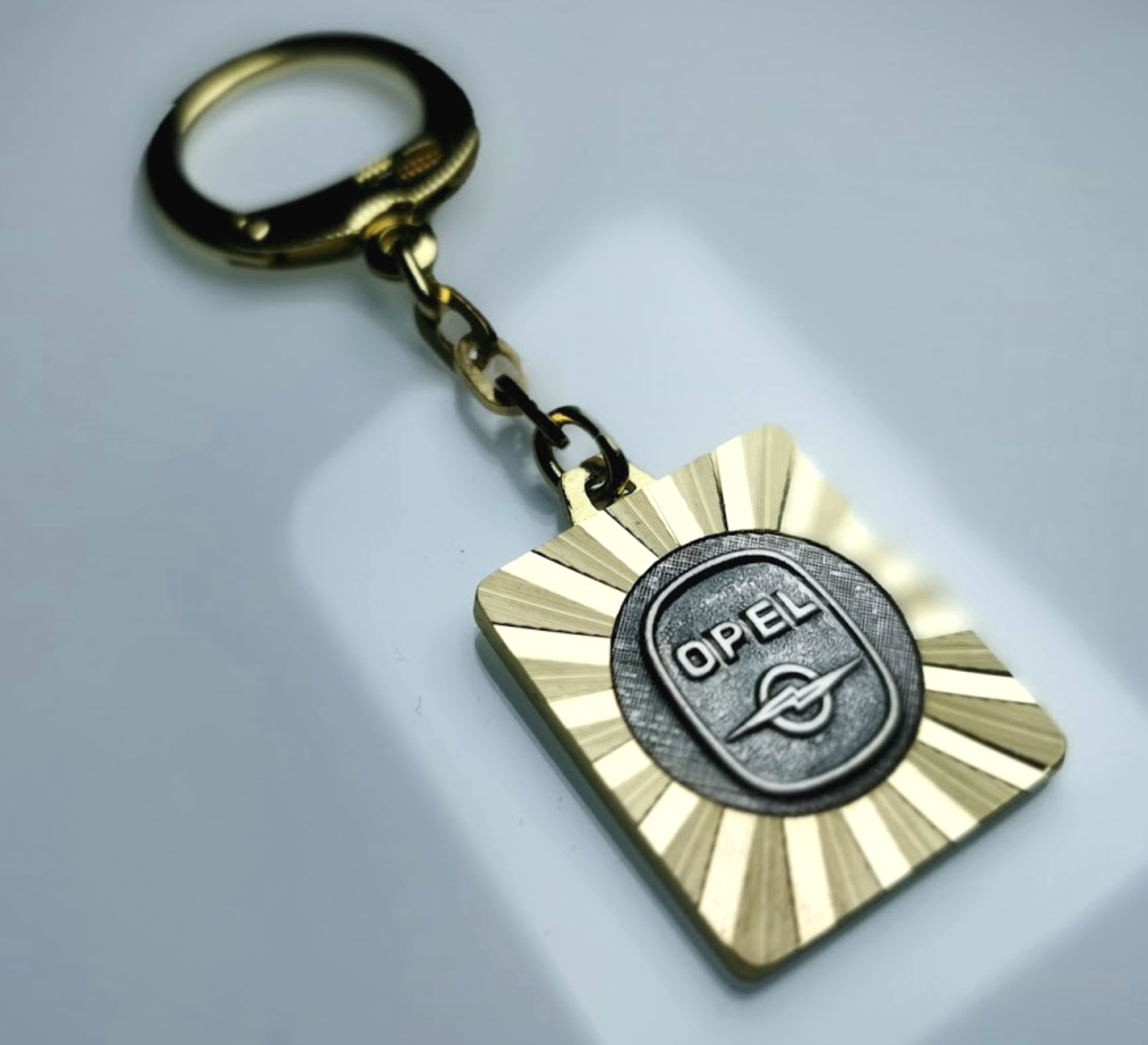 Opel Metall Schlüsselanhänger Anhänger Diamantschliff Lüfterrad
