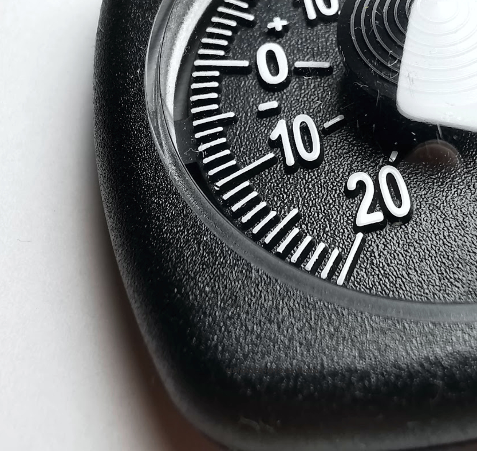 Bimetall Auto Thermometer 5 x 5 cm konvex u. selbstklebend