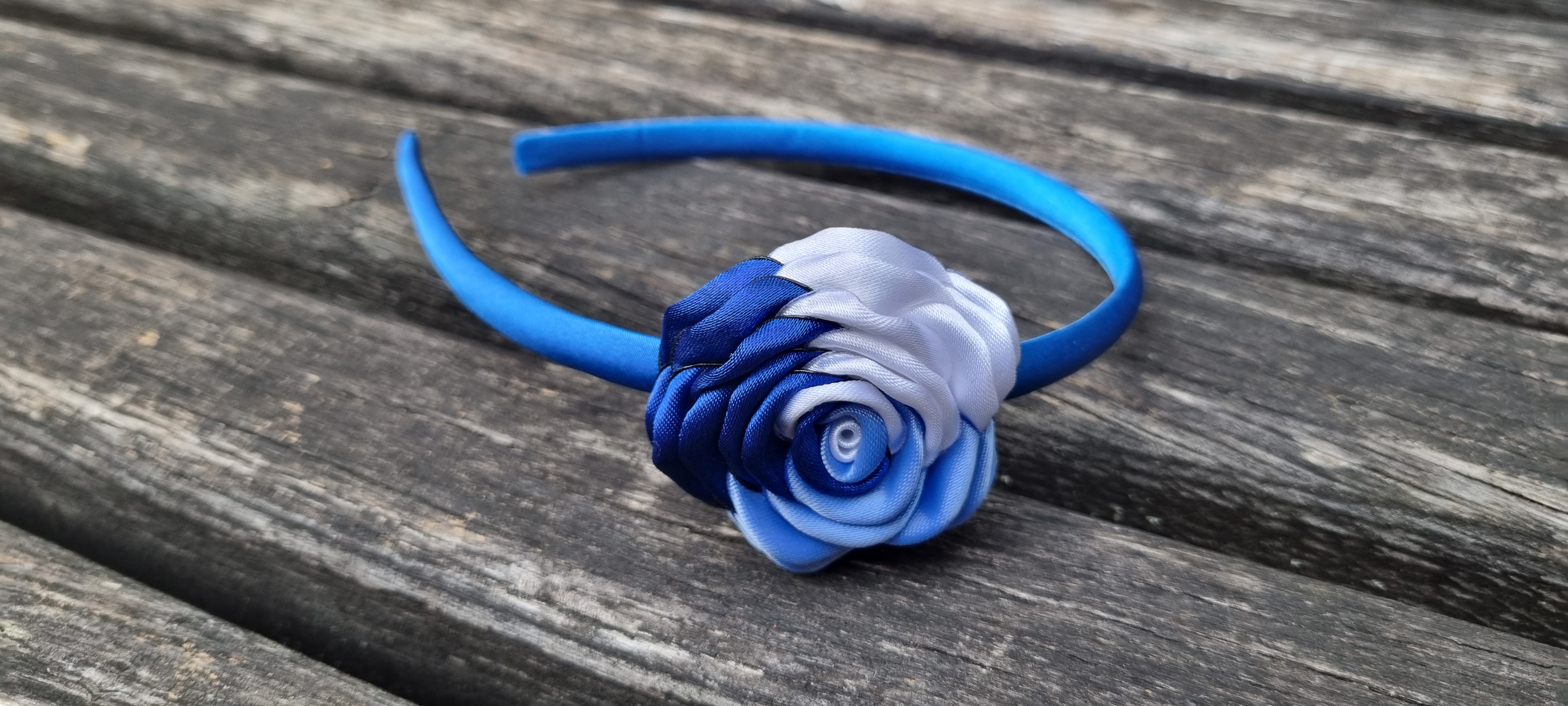 Plaukų lankelis su rožyte / Nr.004