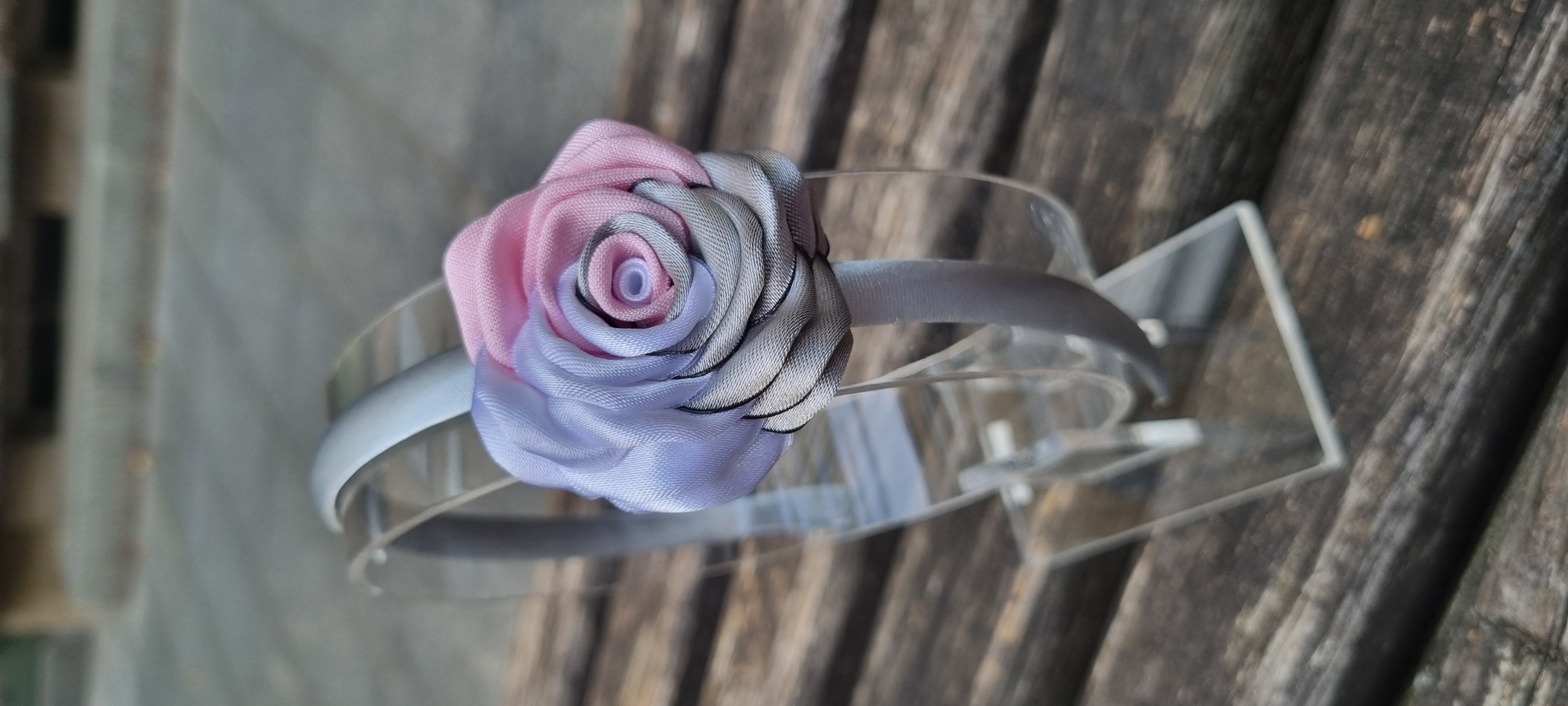 Plaukų lankelis su rožyte / Nr.009