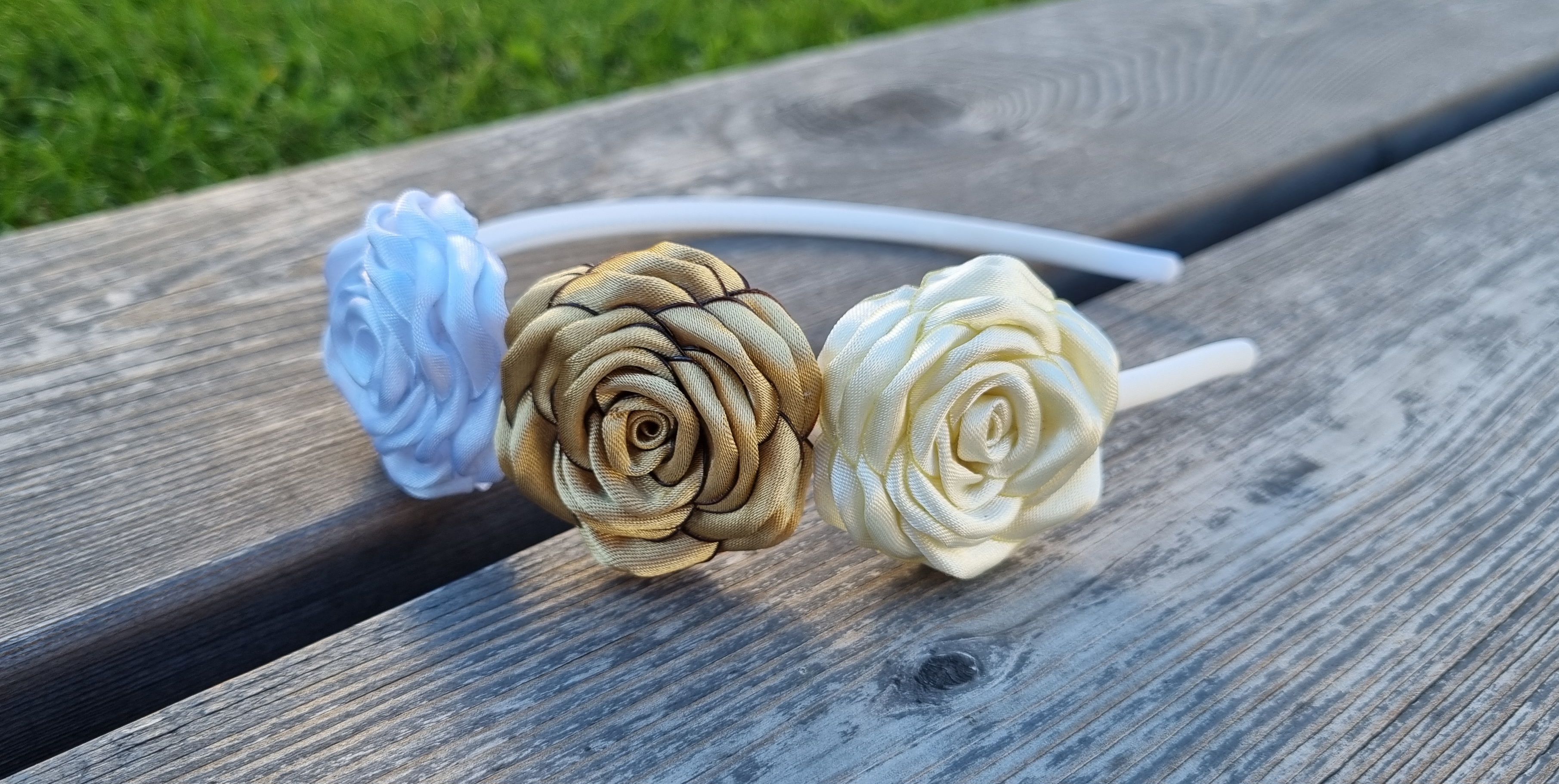 Plaukų lankelis su rožytėmis / Nr.006