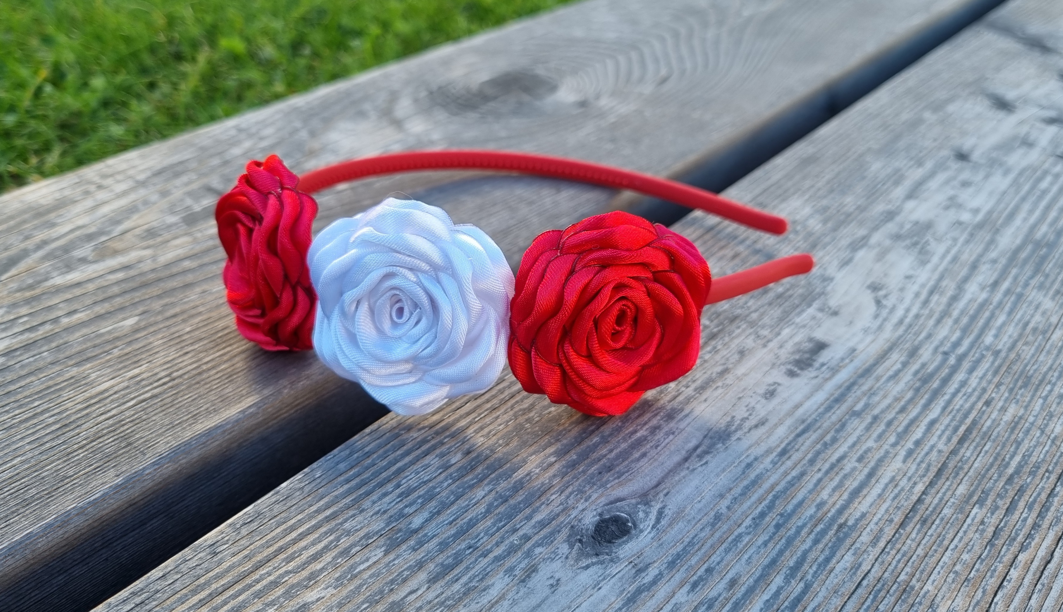 Plaukų lankelis su rožytėmis / Nr.029