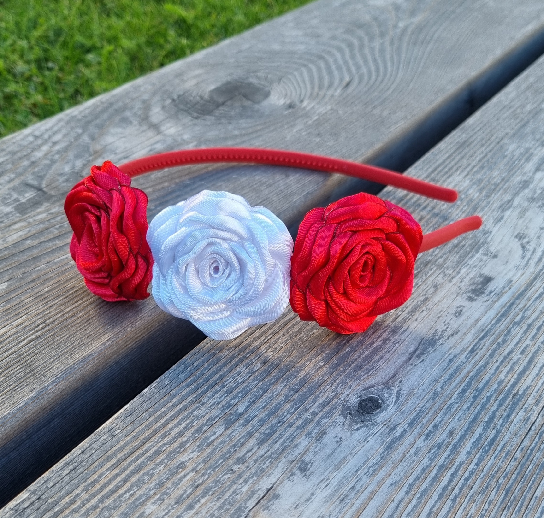 Plaukų lankelis su rožytėmis / Nr.029