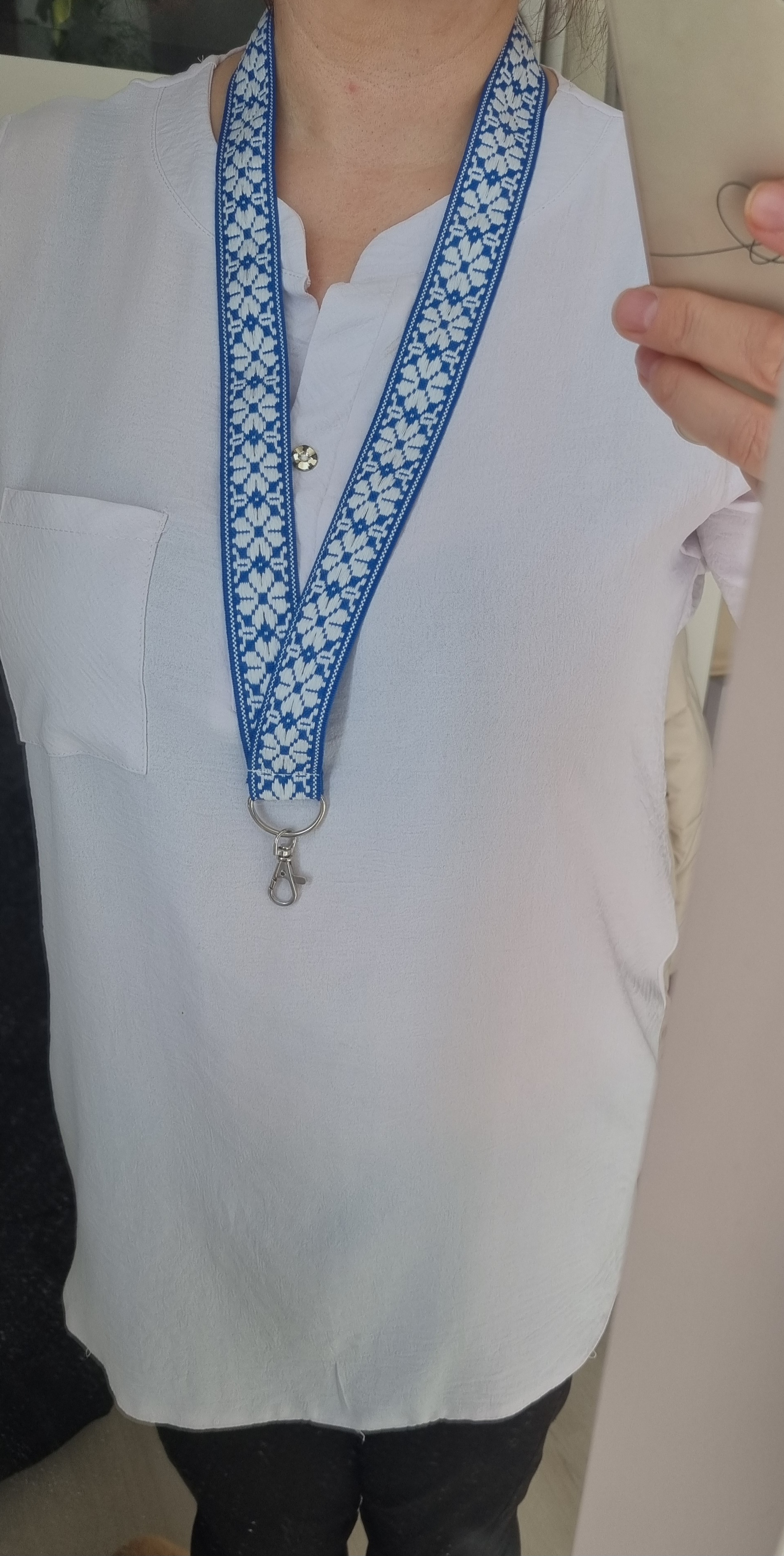 Juosta ant kaklo "Austinė Mėlyna Balta"