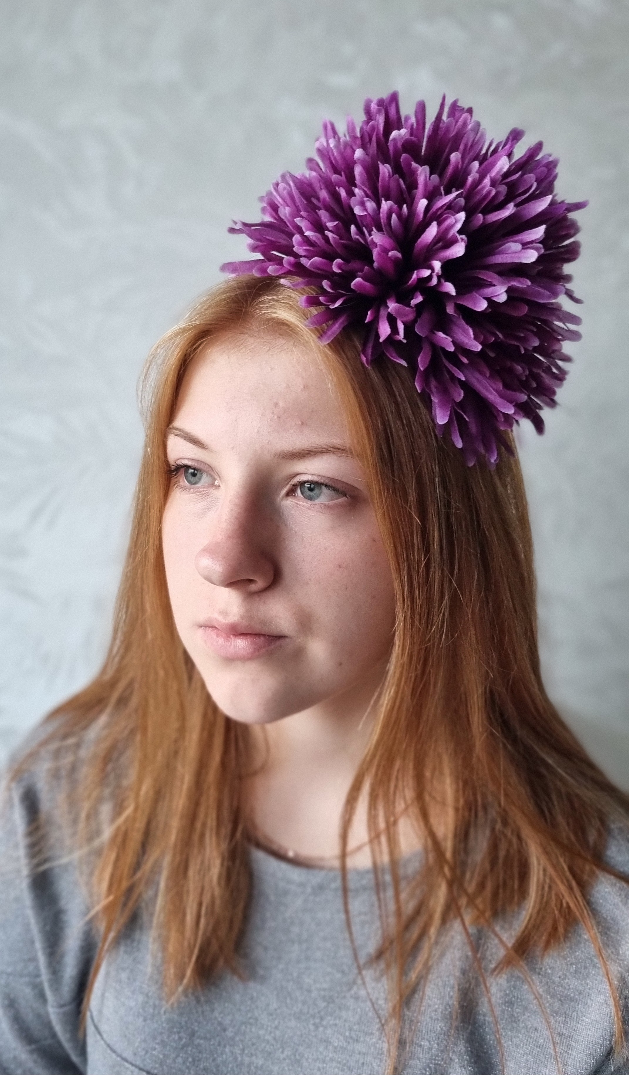 Efektingas plaukų lankelis "Violetinis bijūnas"